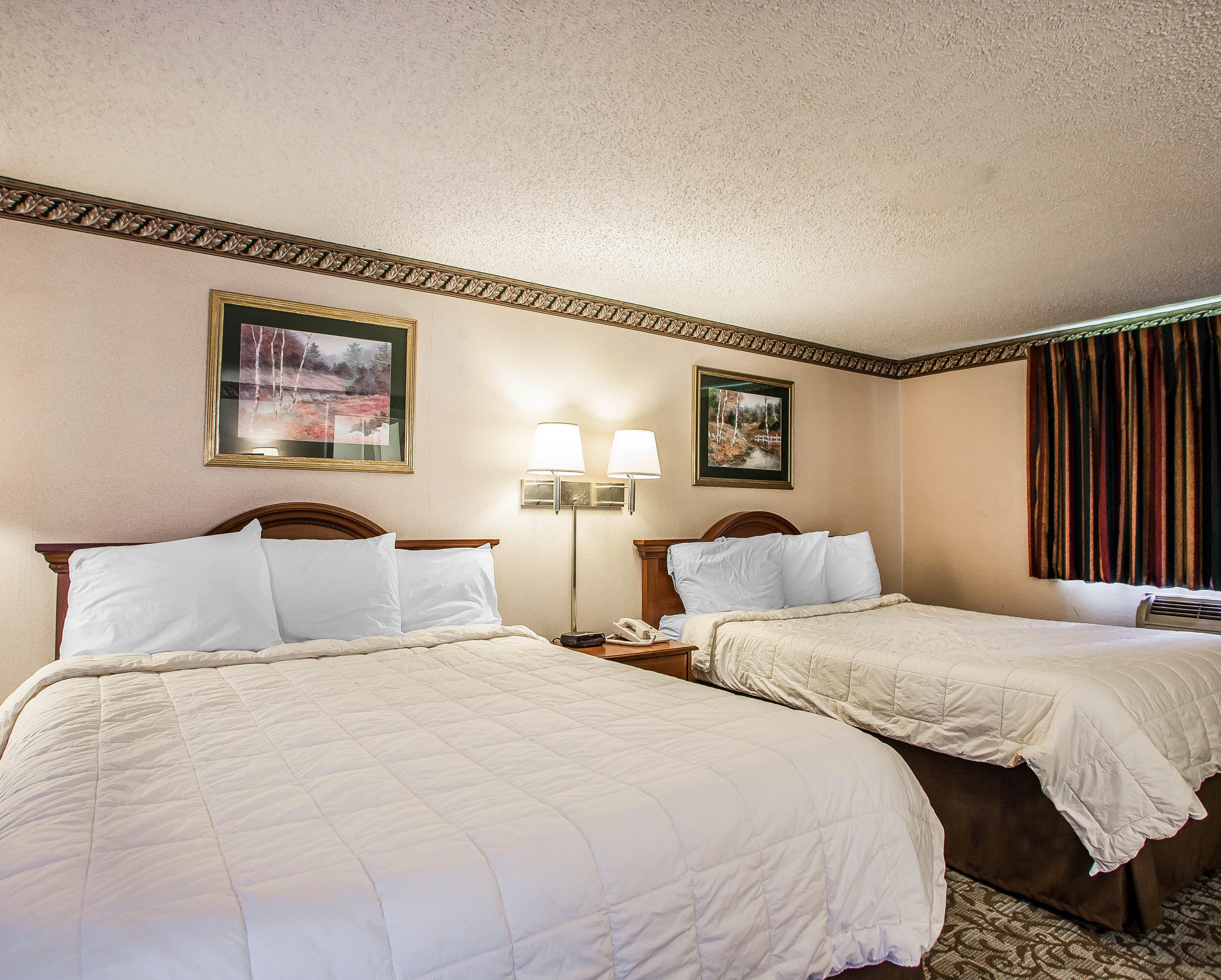 Econo Lodge Newton — 19