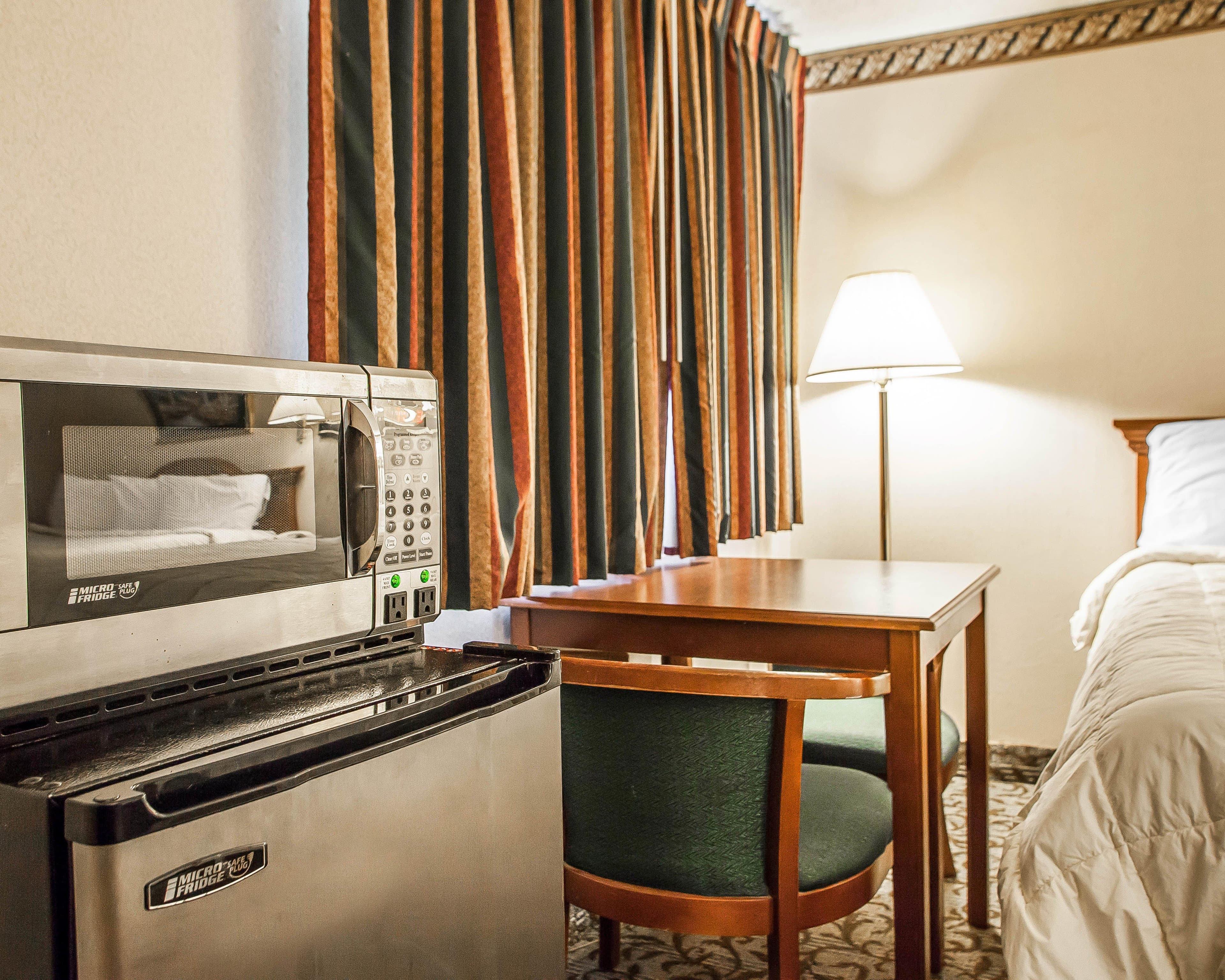 Econo Lodge Newton — 21