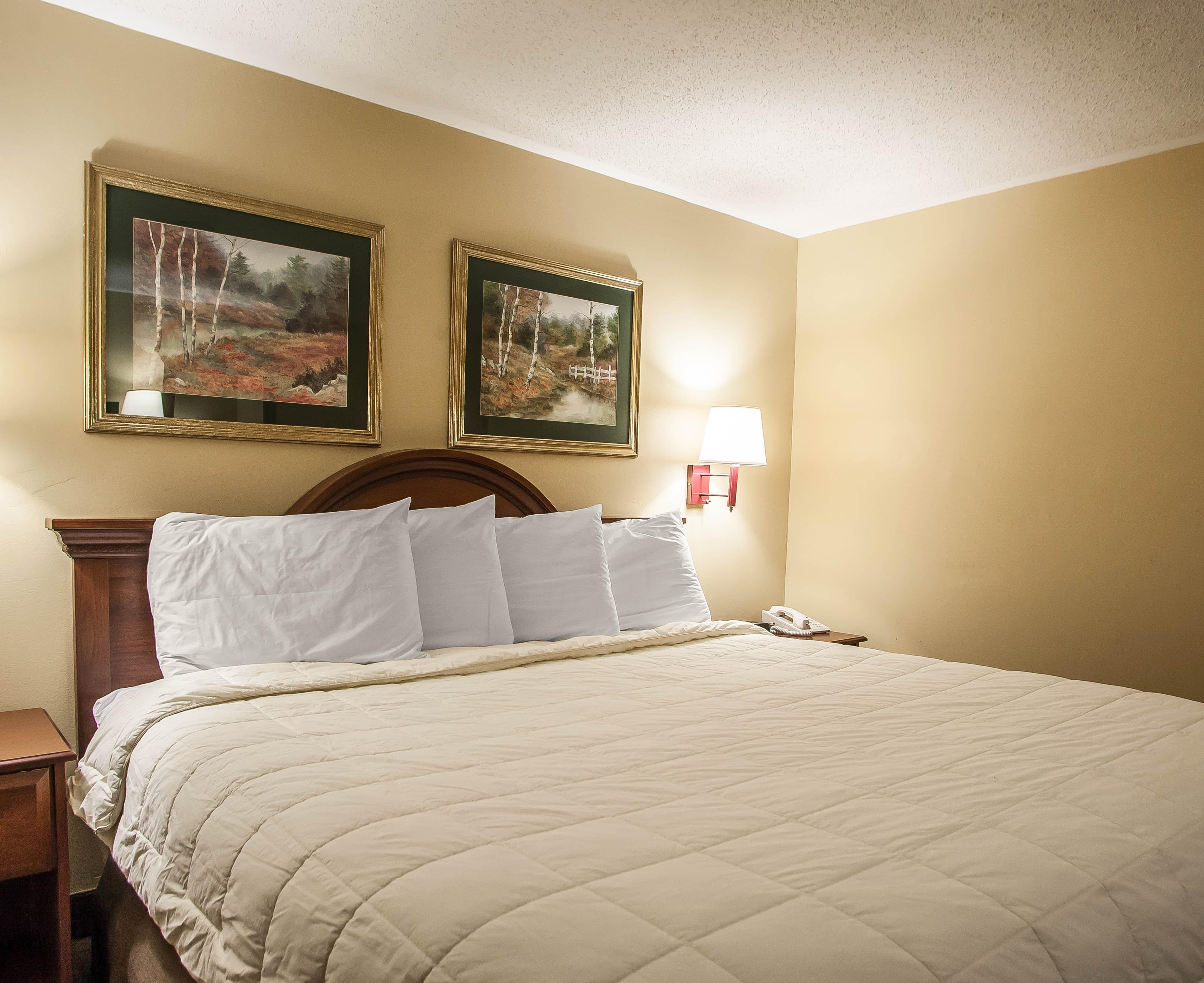 Econo Lodge Newton - Image 4