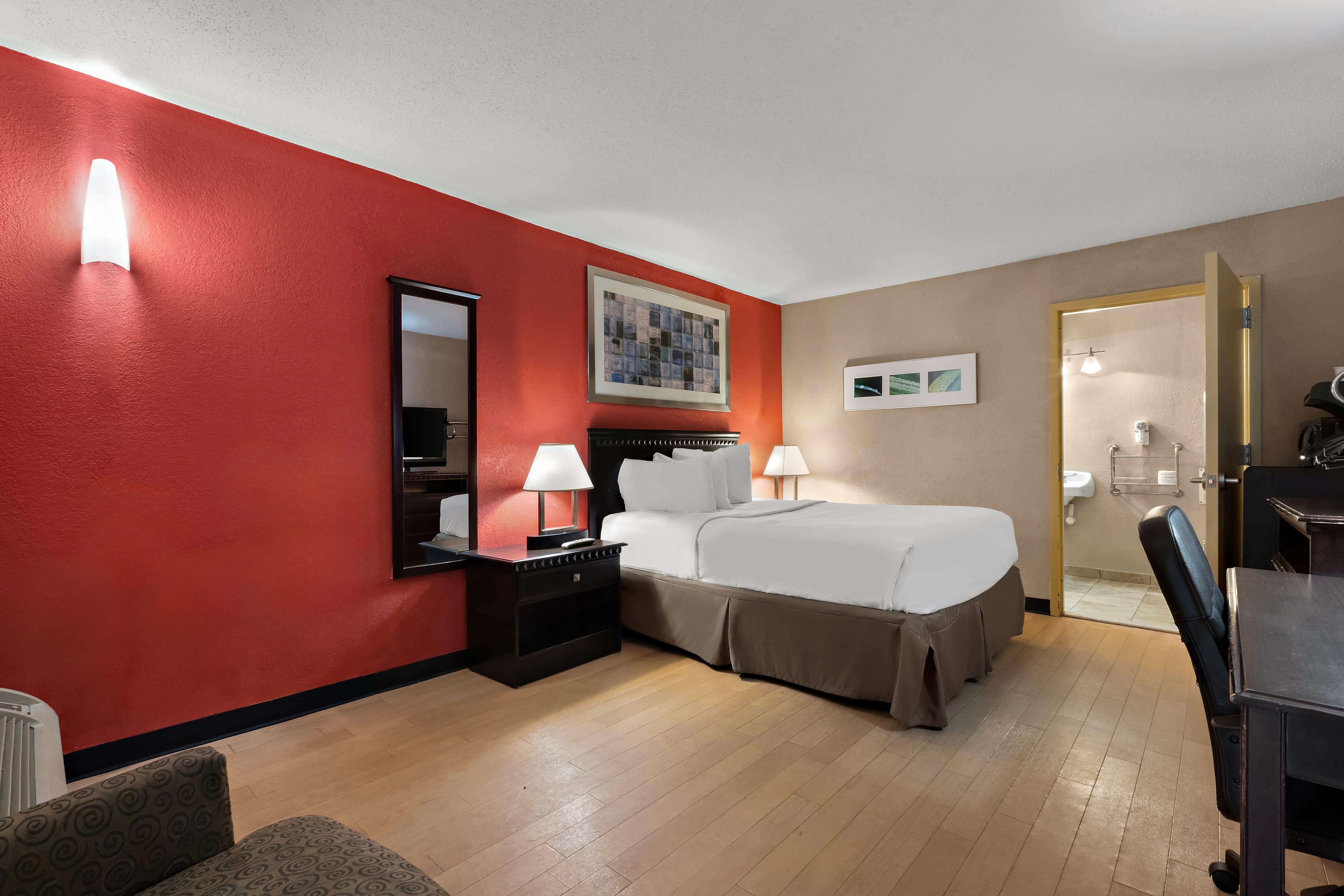 Quality Inn Wayne - Fairfield Area - Image 4