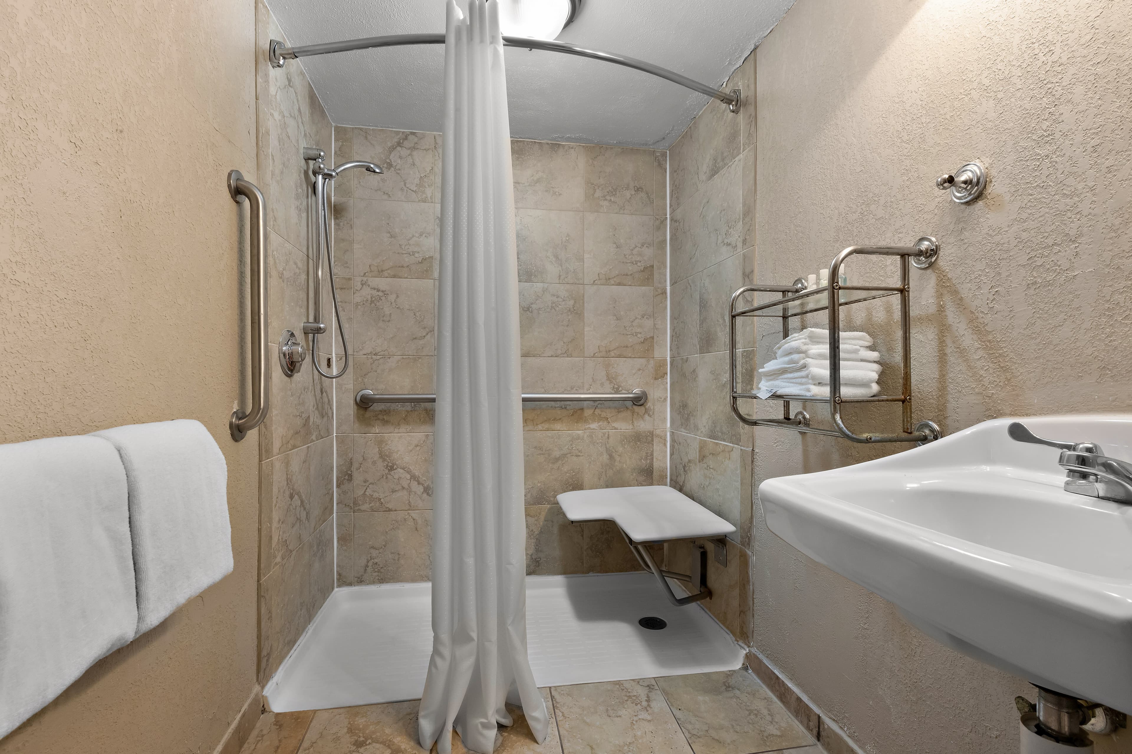 Quality Inn Wayne - Fairfield Area — 6