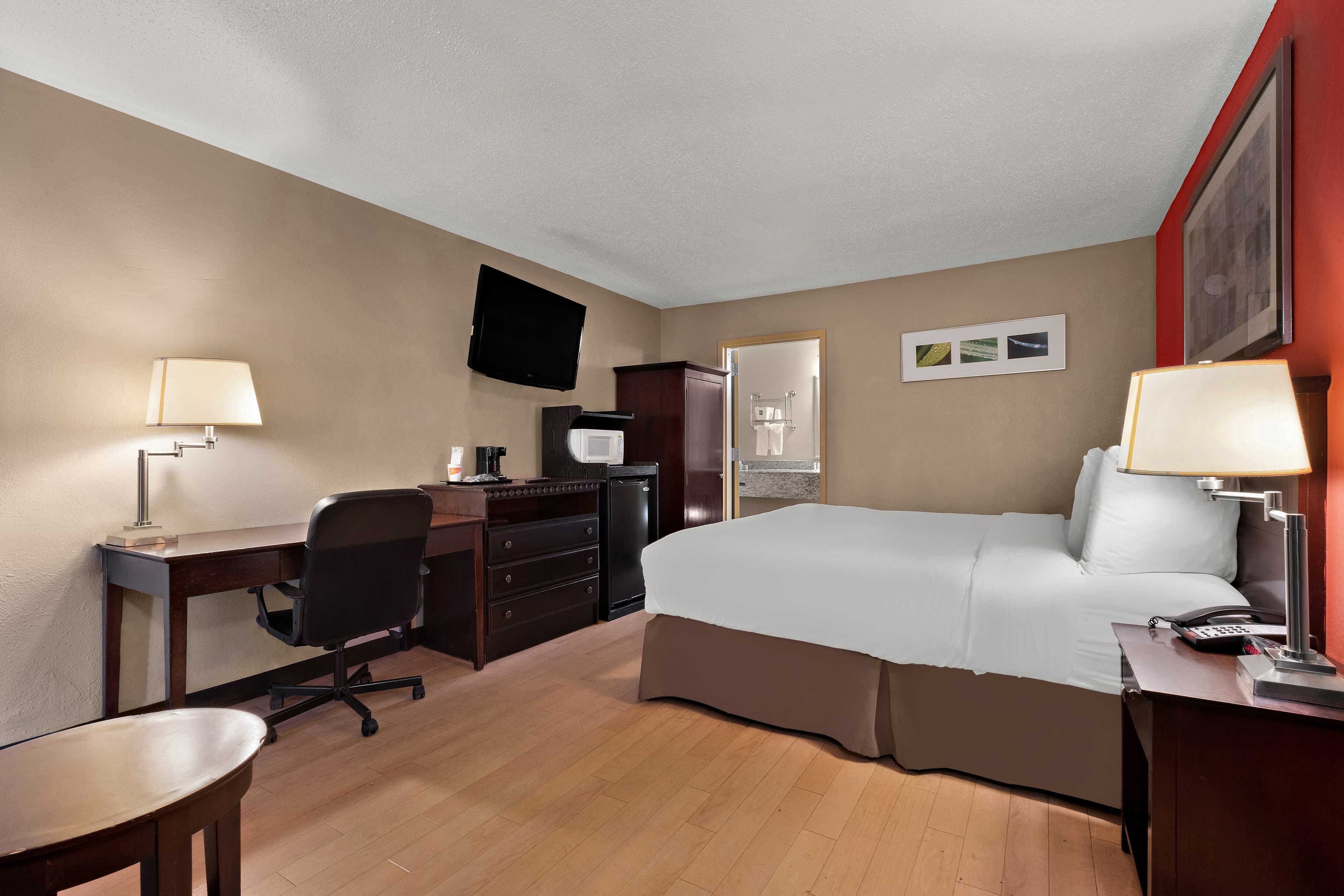 Quality Inn Wayne - Fairfield Area — 8