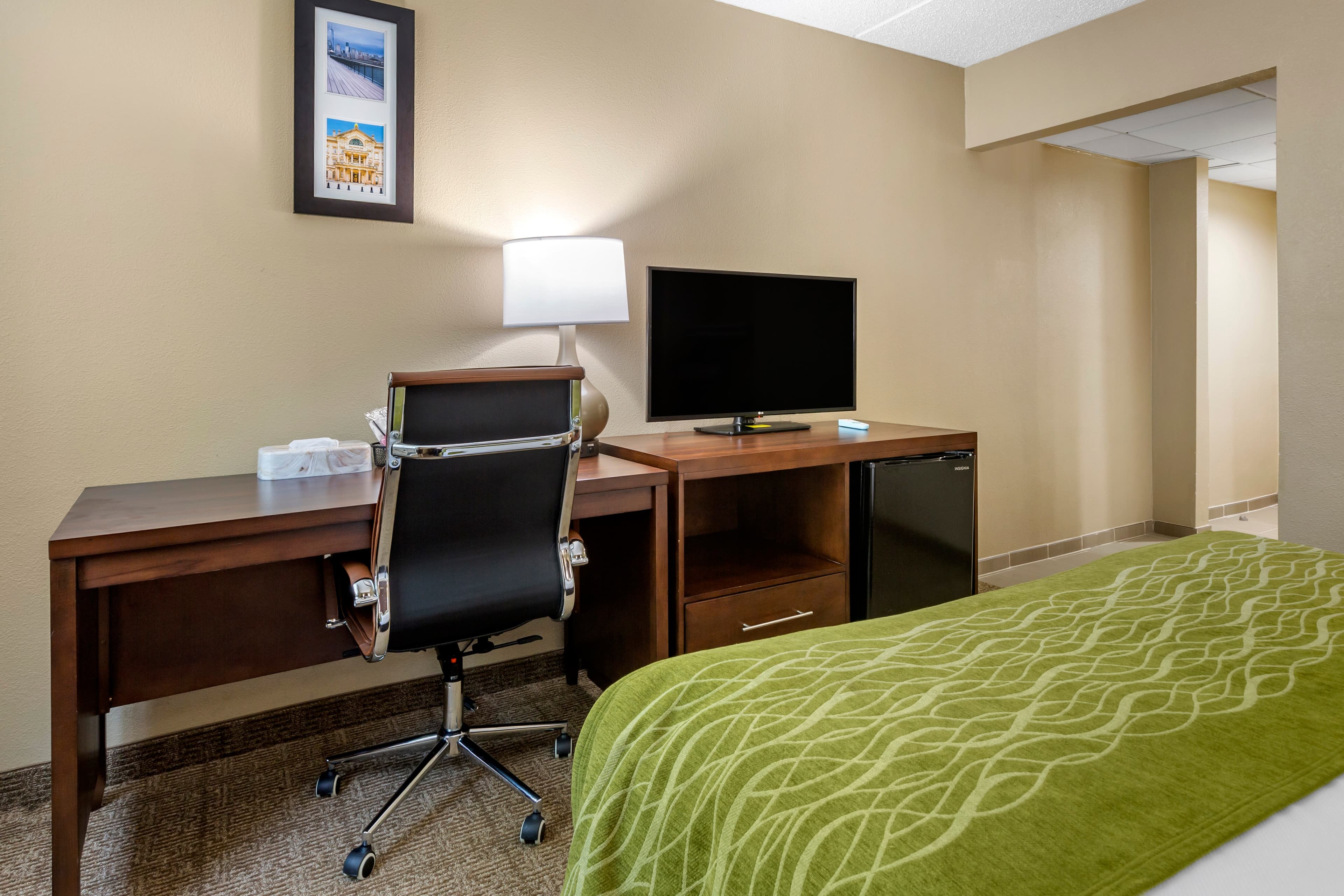 Comfort Inn Edison - New Brunswick — 8