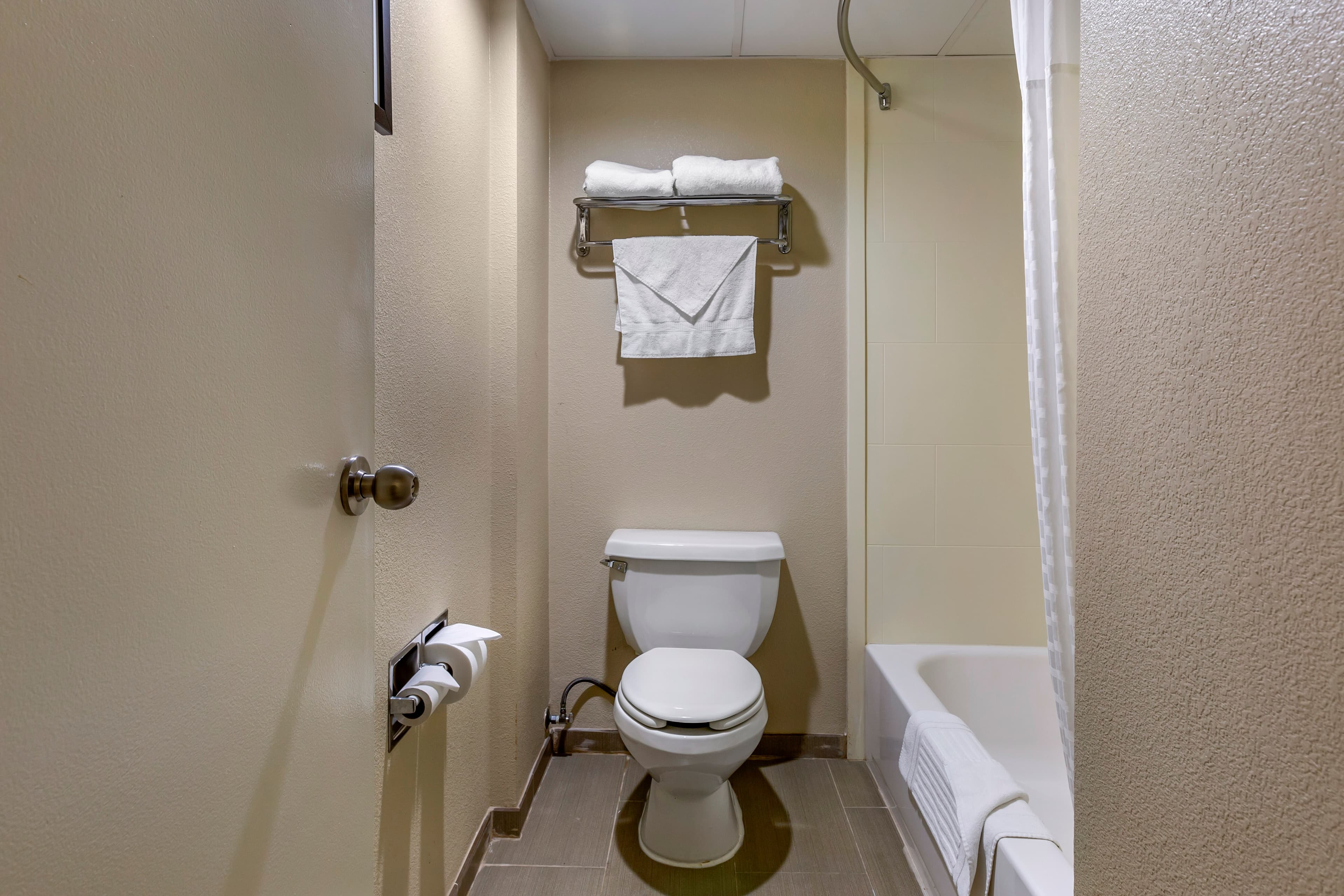 Comfort Inn Edison - New Brunswick — 17