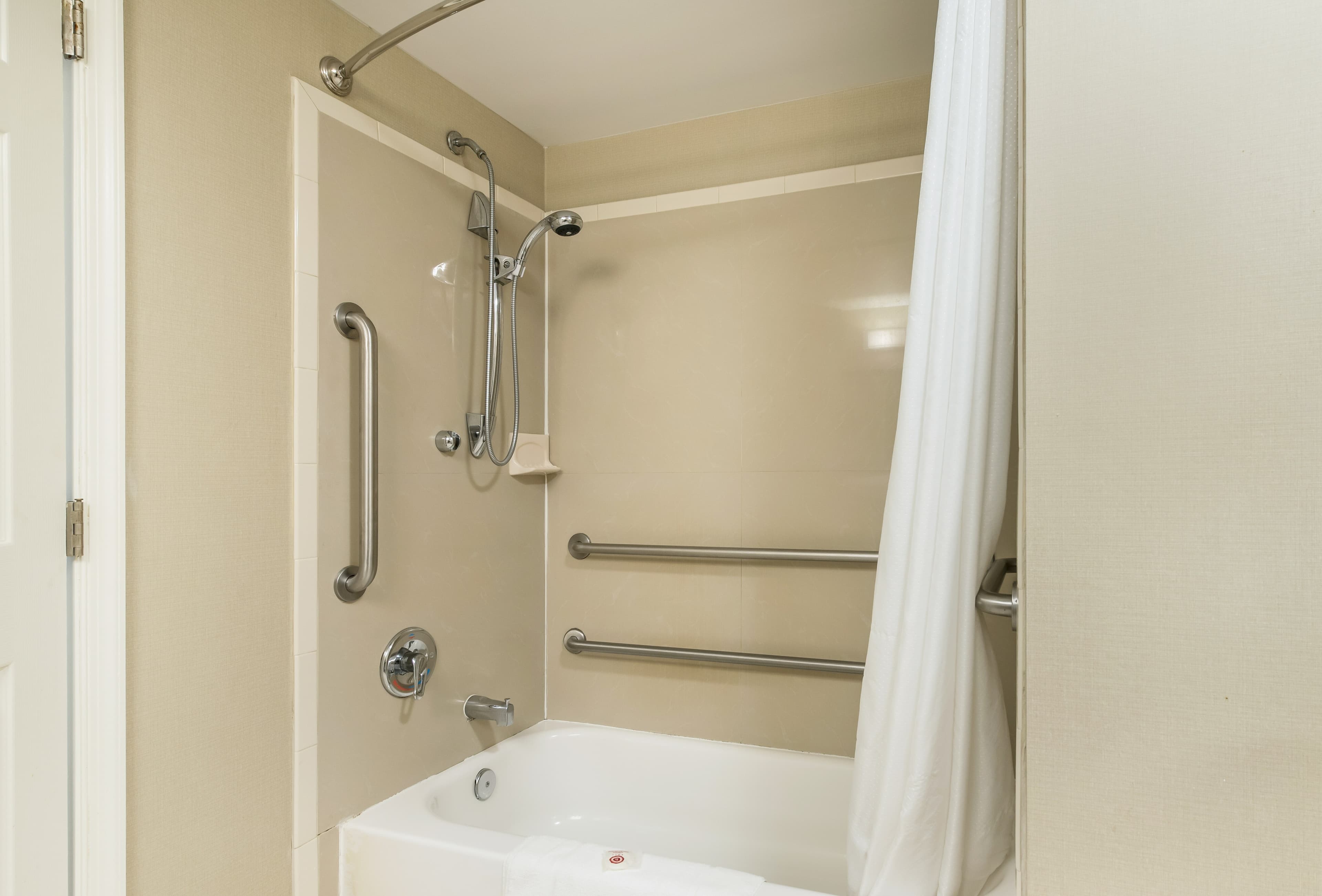 Comfort Suites Atlantic City North - Image 5
