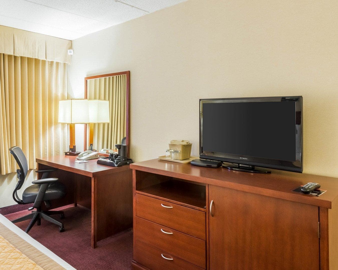Clarion Hotel Somerset - New Brunswick - Image 4