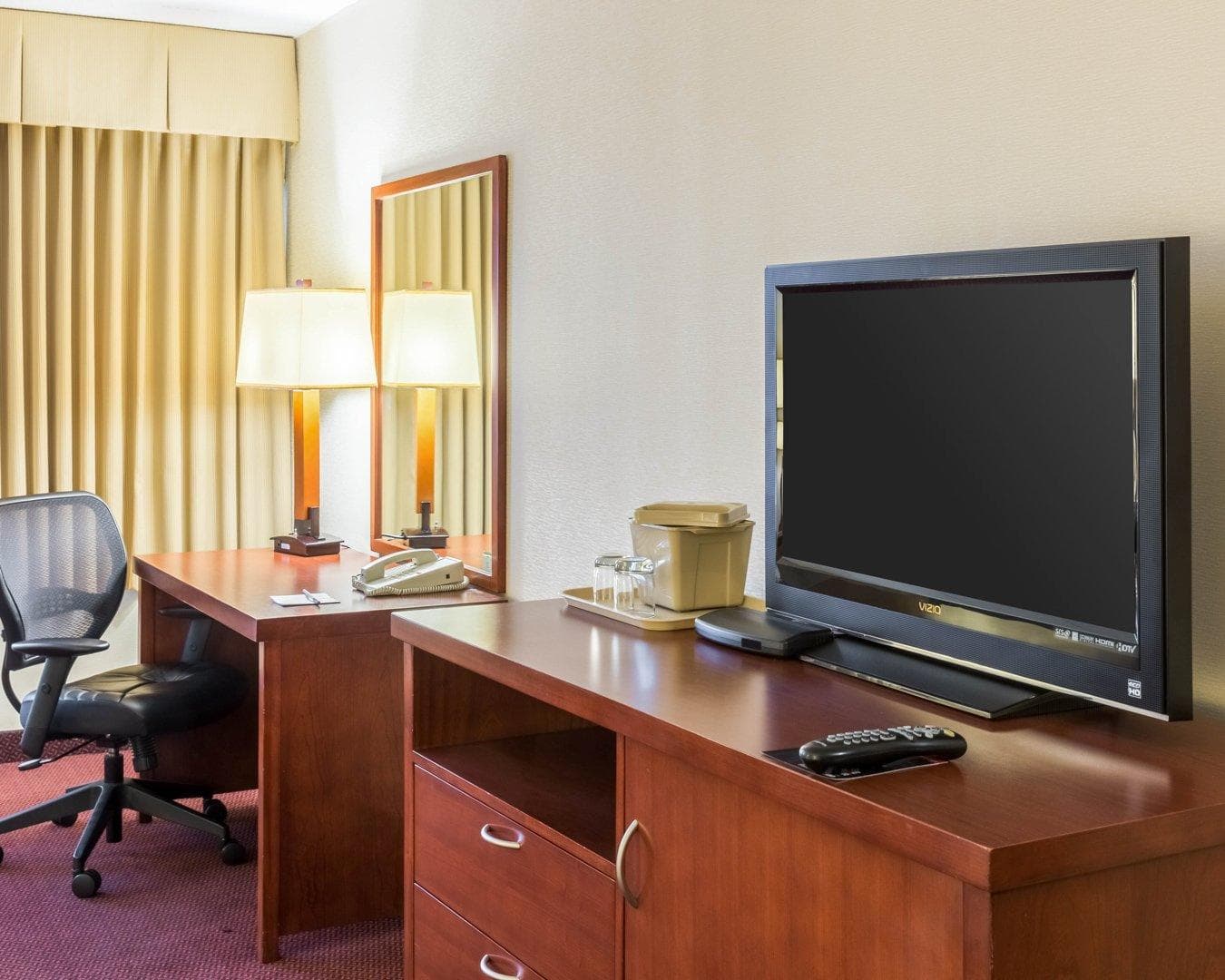 Clarion Hotel Somerset - New Brunswick — 14