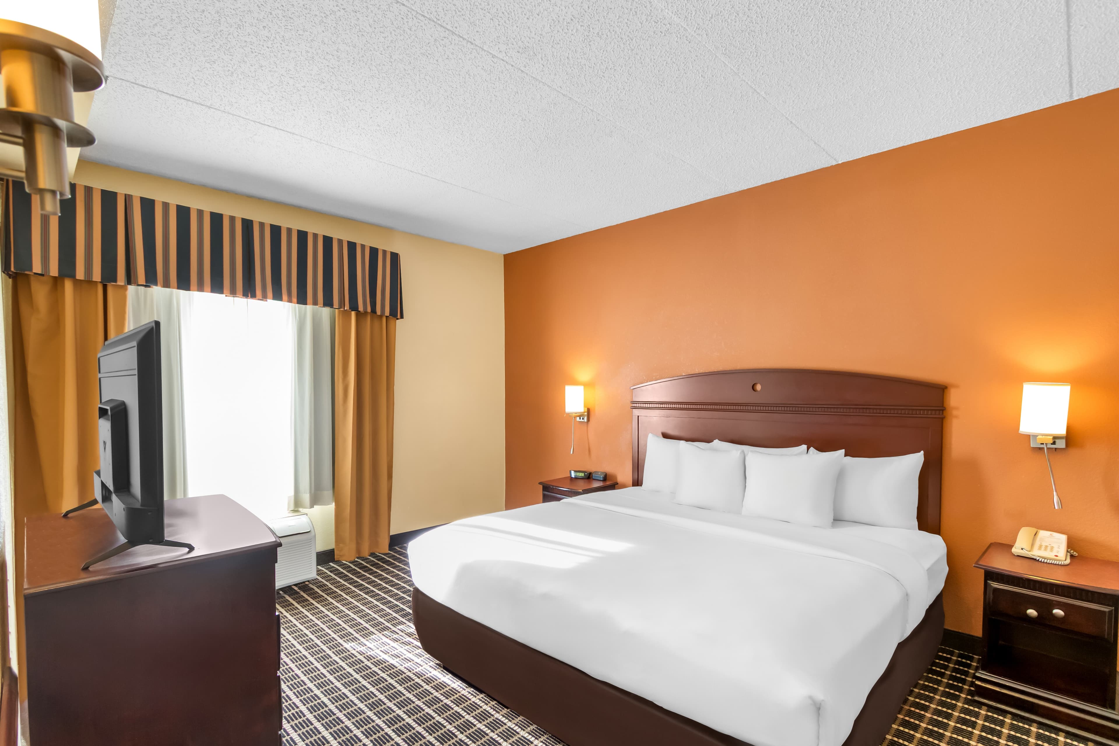 Comfort Inn & Suites Somerset - New Brunswick — 10