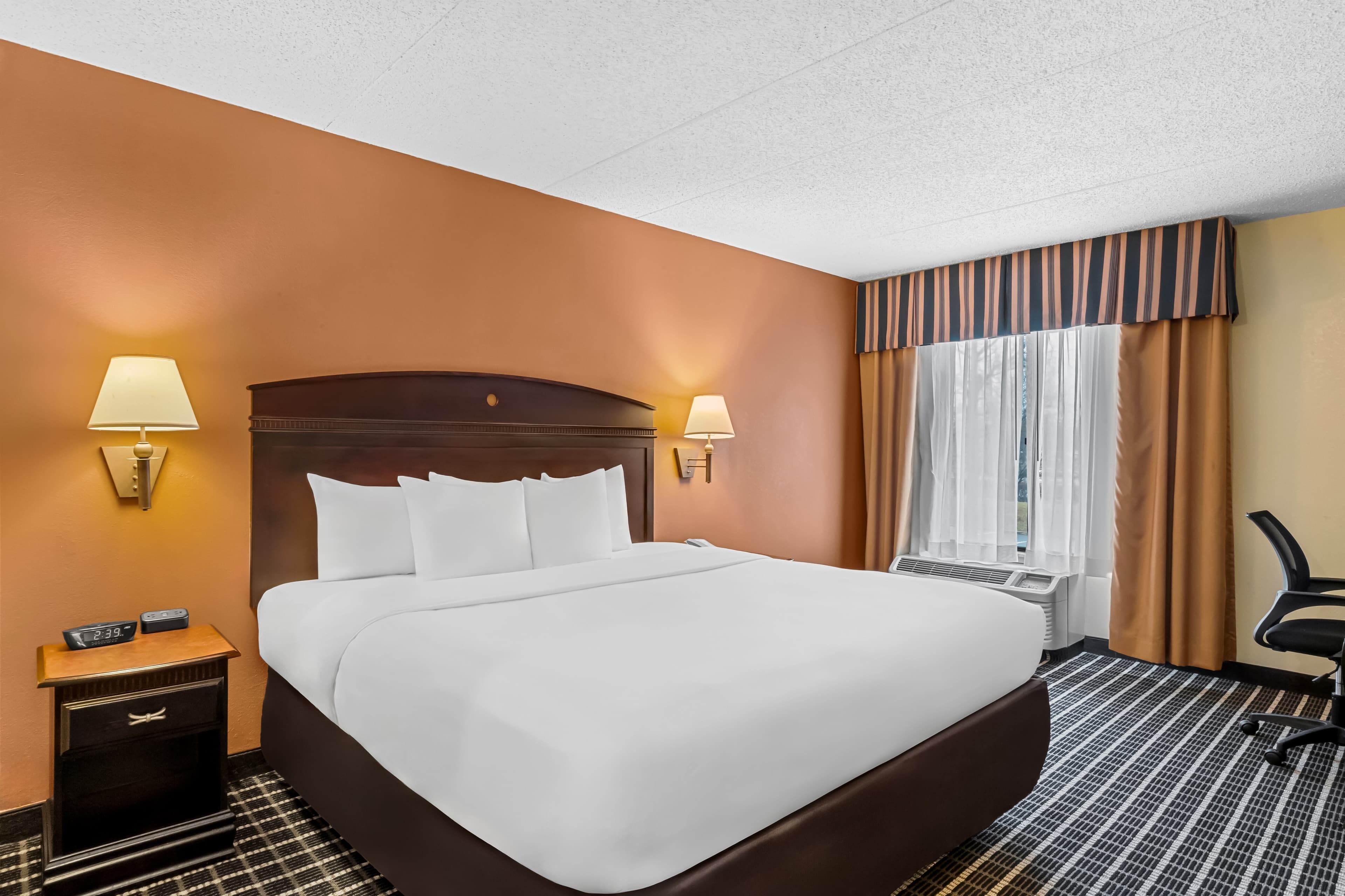 Comfort Inn & Suites Somerset - New Brunswick — 17