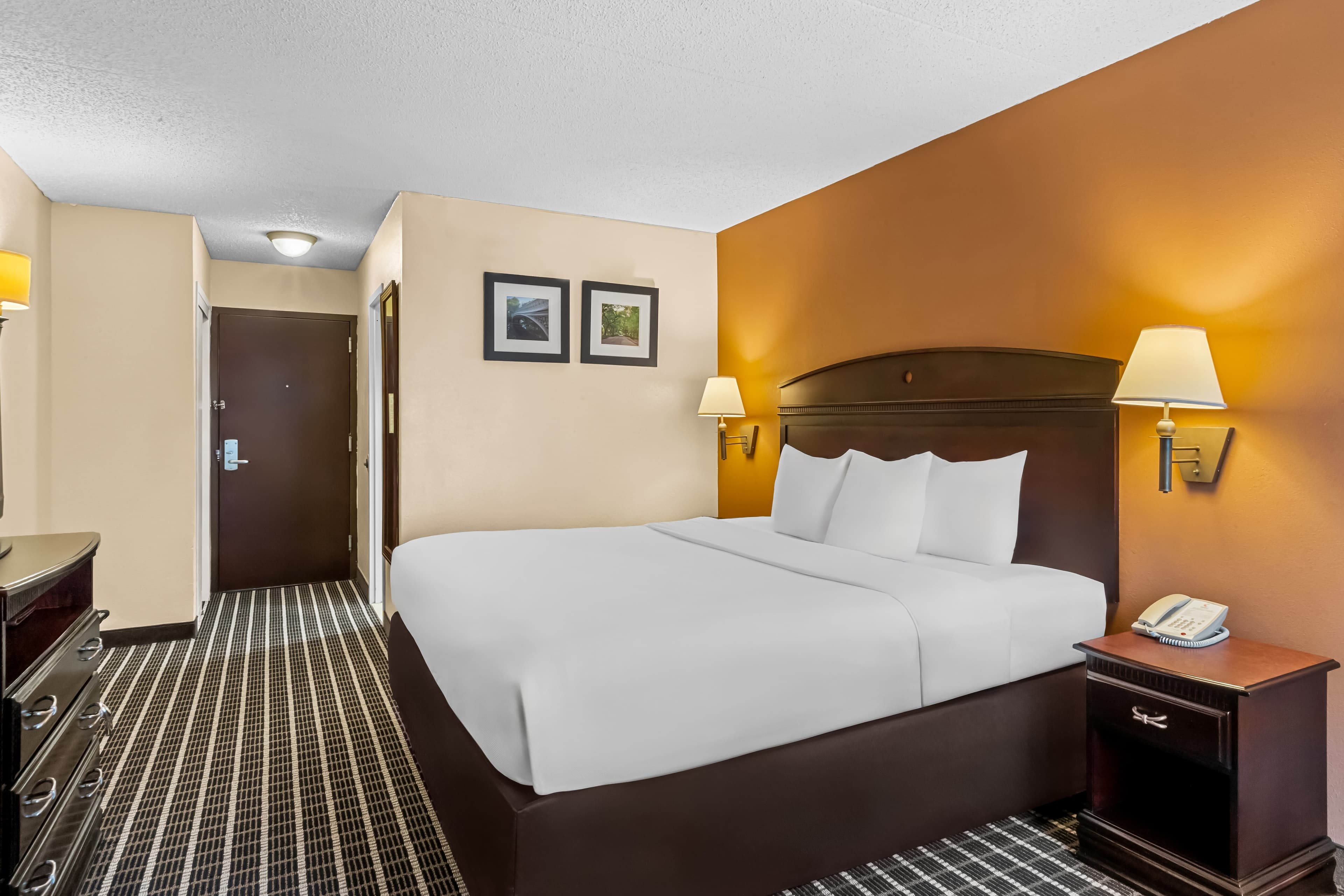 Comfort Inn & Suites Somerset - New Brunswick — 18