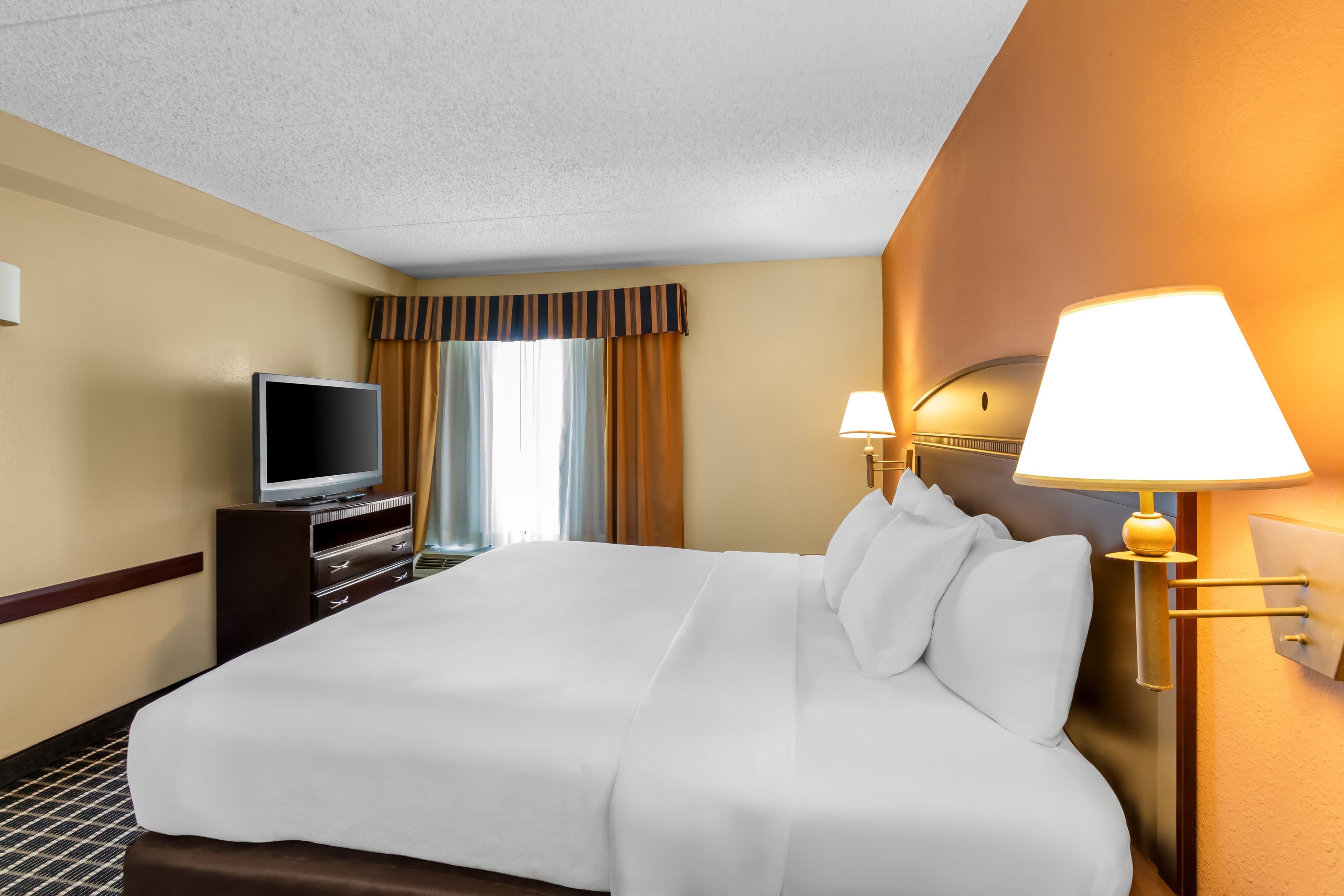 Comfort Inn & Suites Somerset - New Brunswick — 22