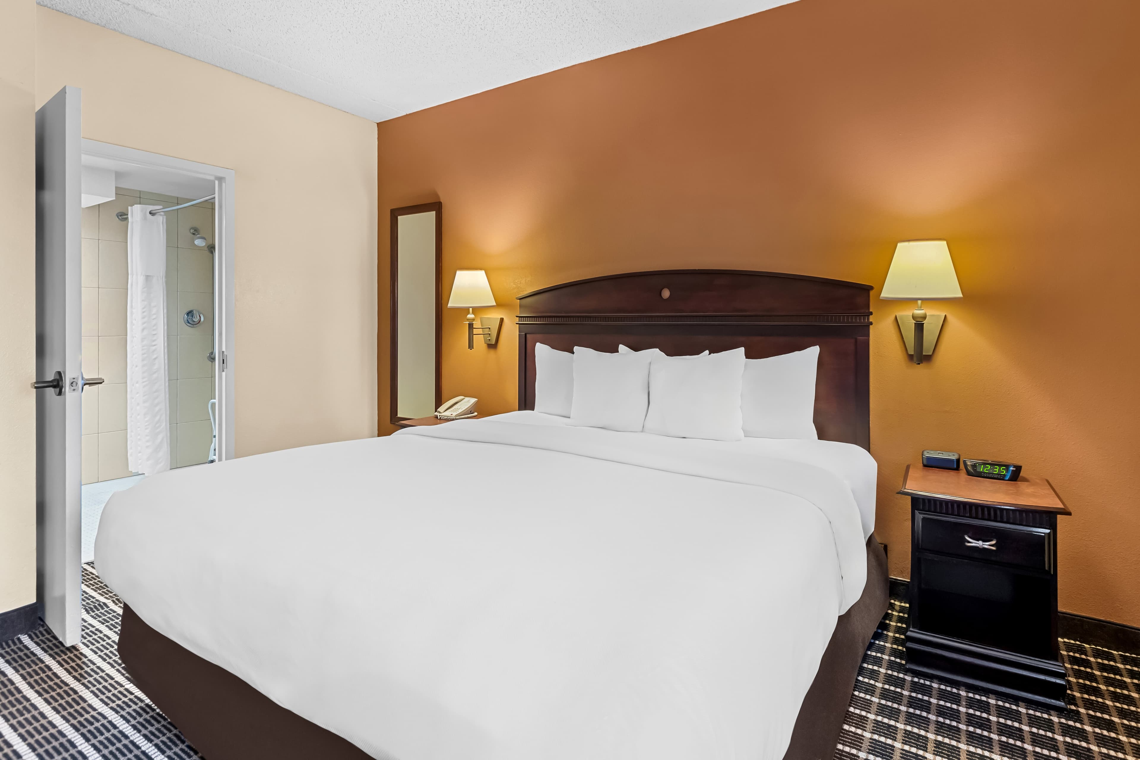 Comfort Inn & Suites Somerset - New Brunswick — 26