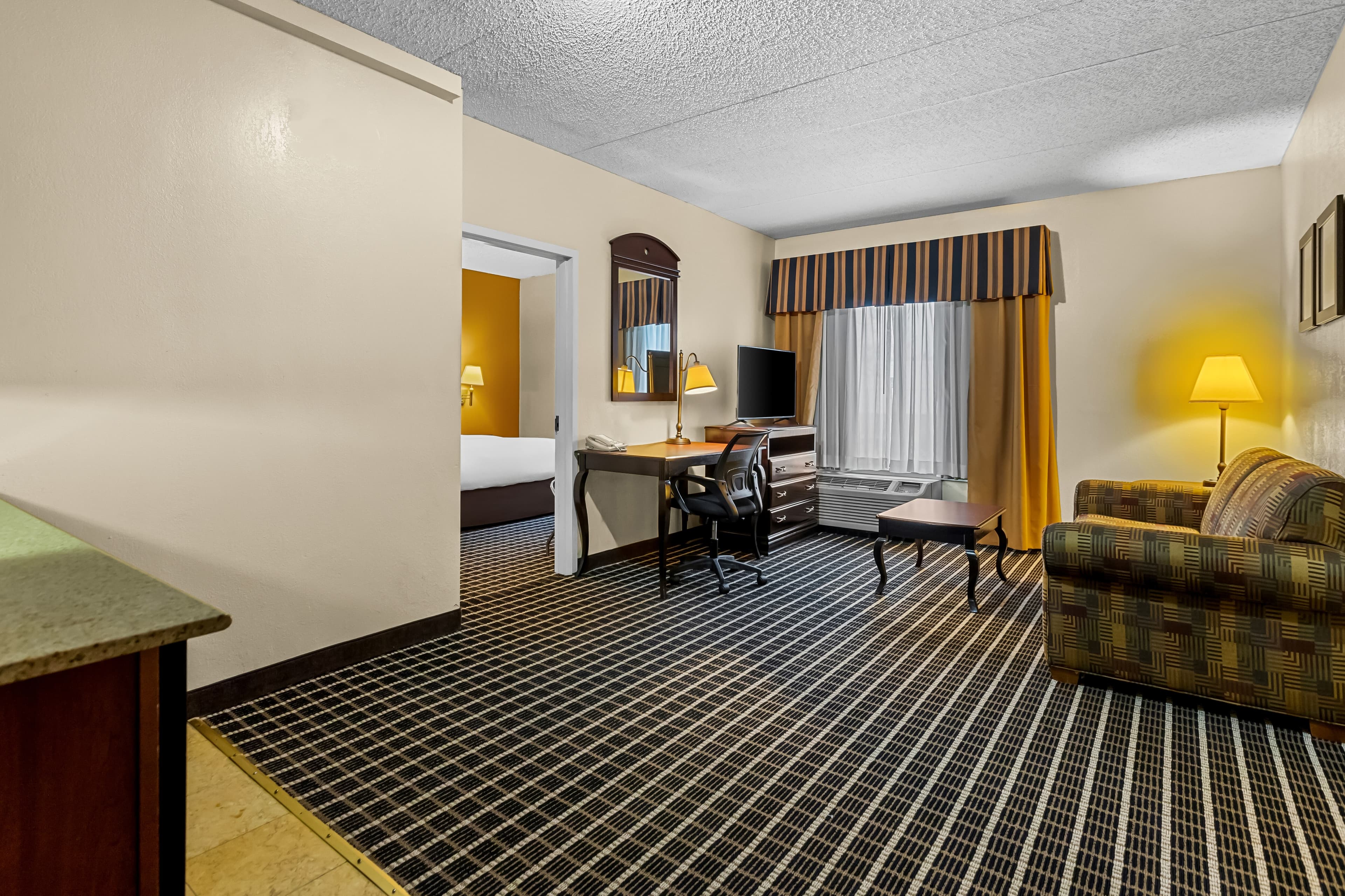 Comfort Inn & Suites Somerset - New Brunswick — 28