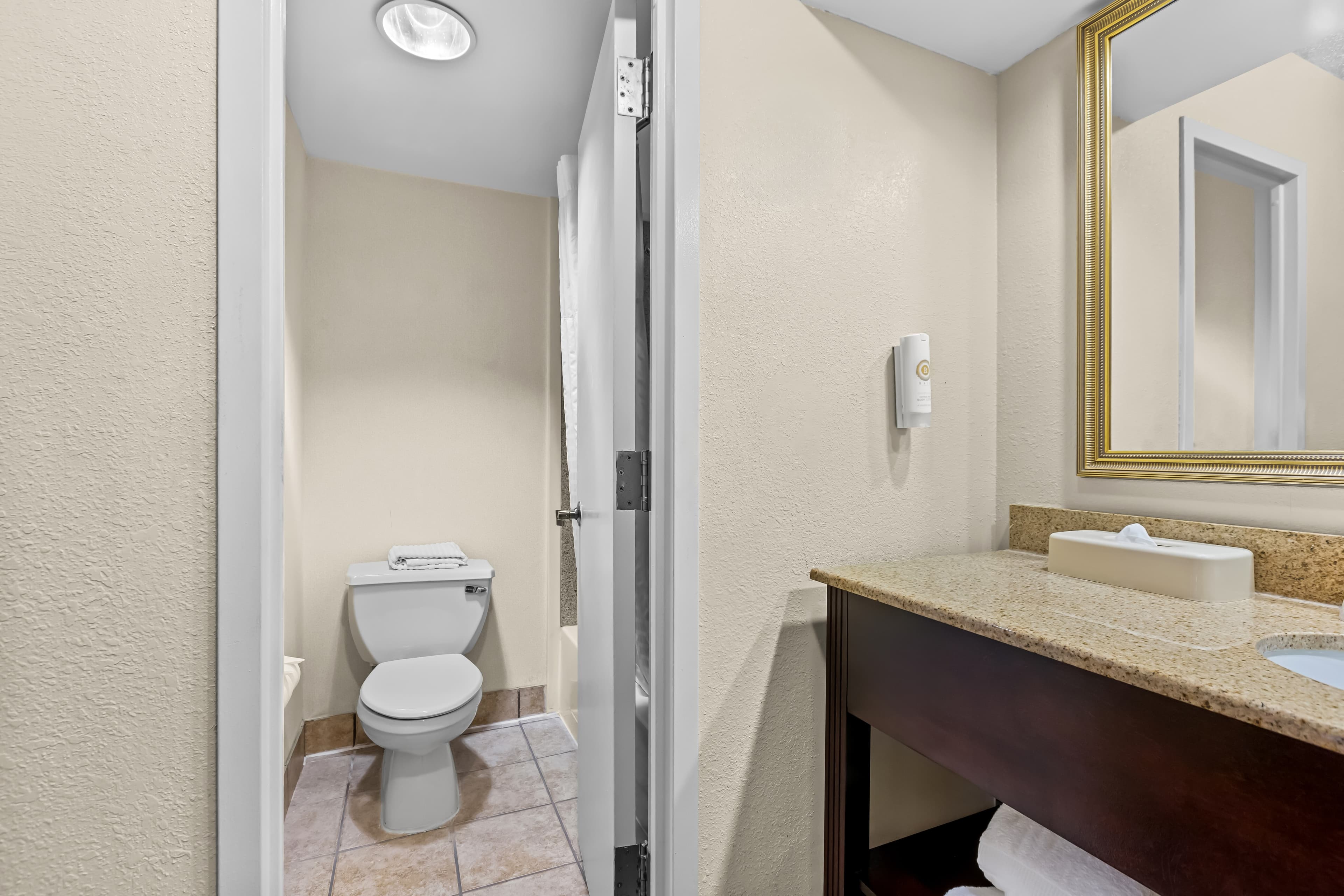 Comfort Inn & Suites Somerset - New Brunswick — 34