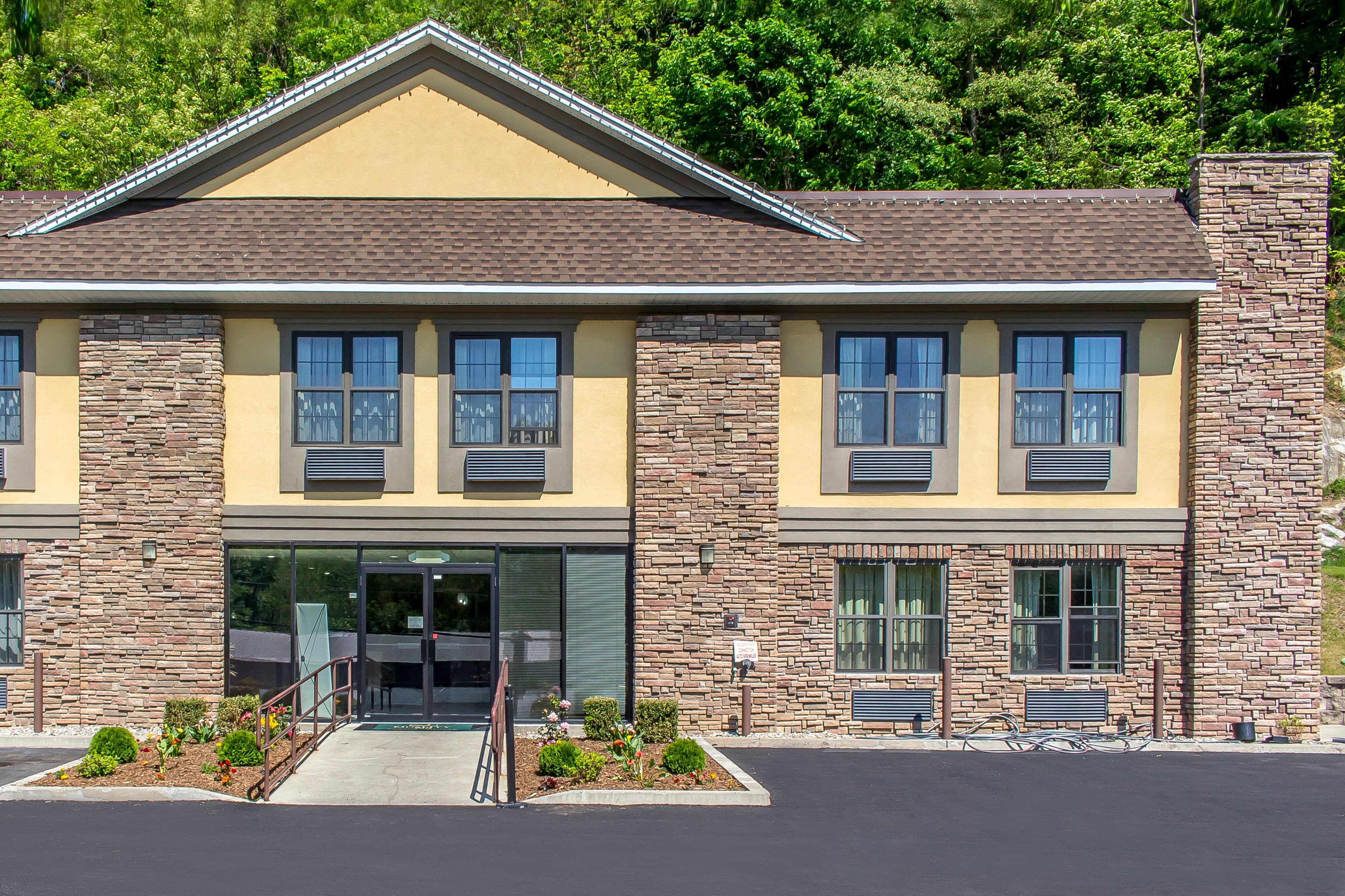 Quality Inn near Mountain Creek - Image 1