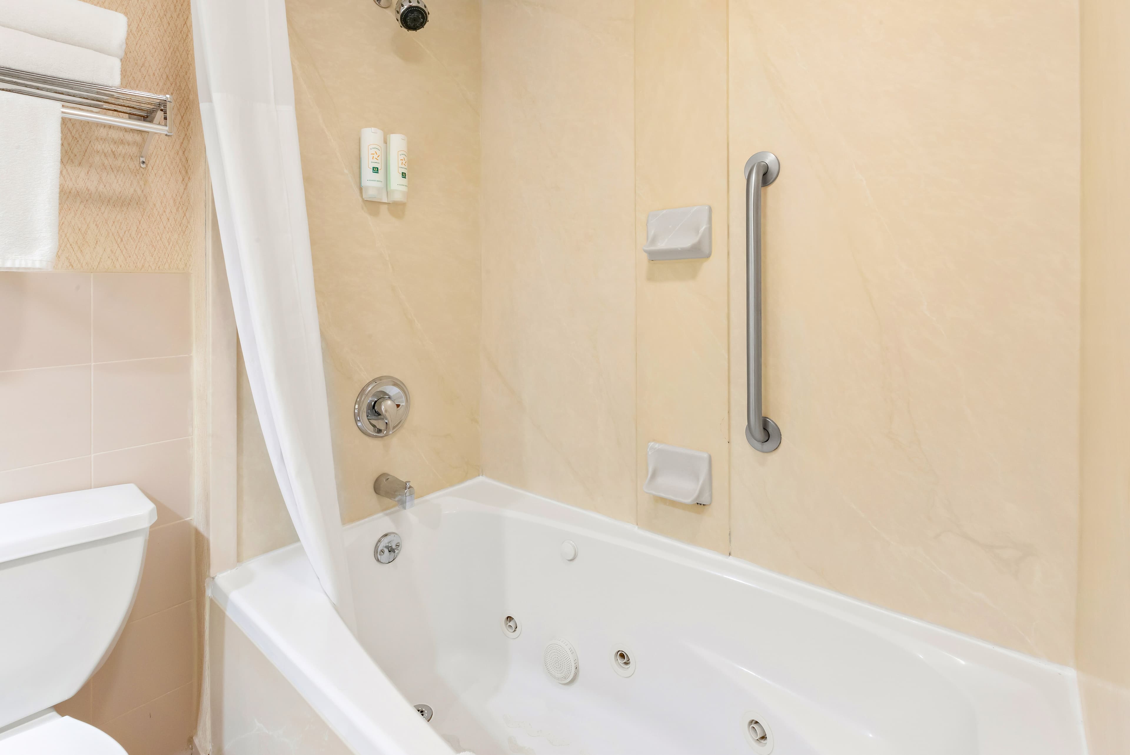 Quality Inn Edison-New Brunswick — 8