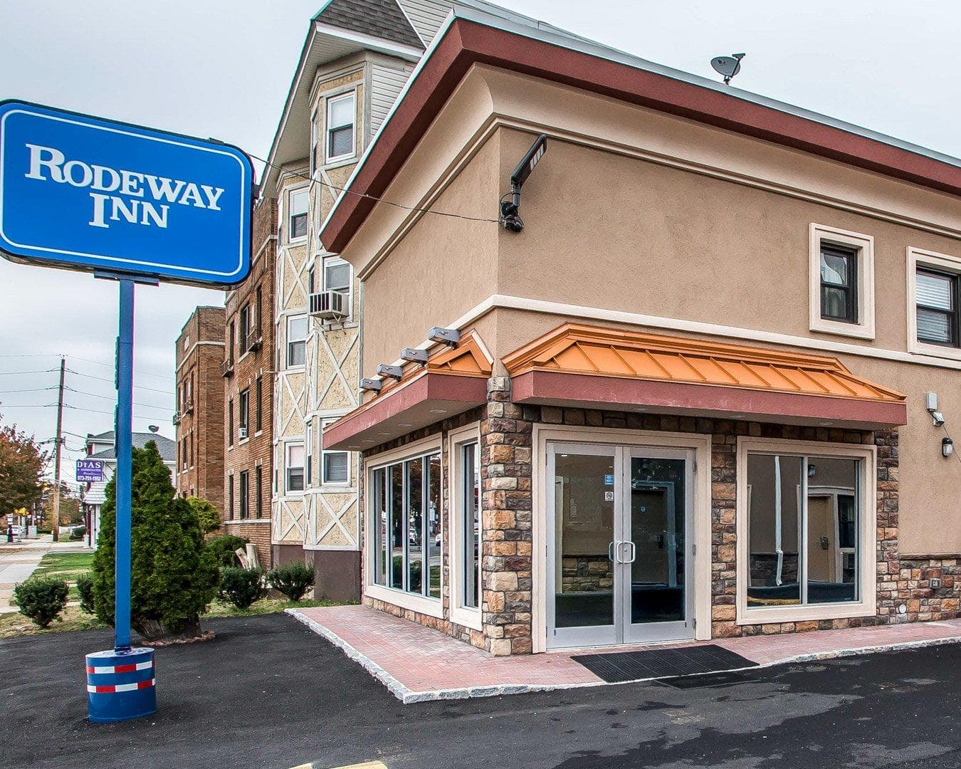 Rodeway Inn Belleville - Image 1