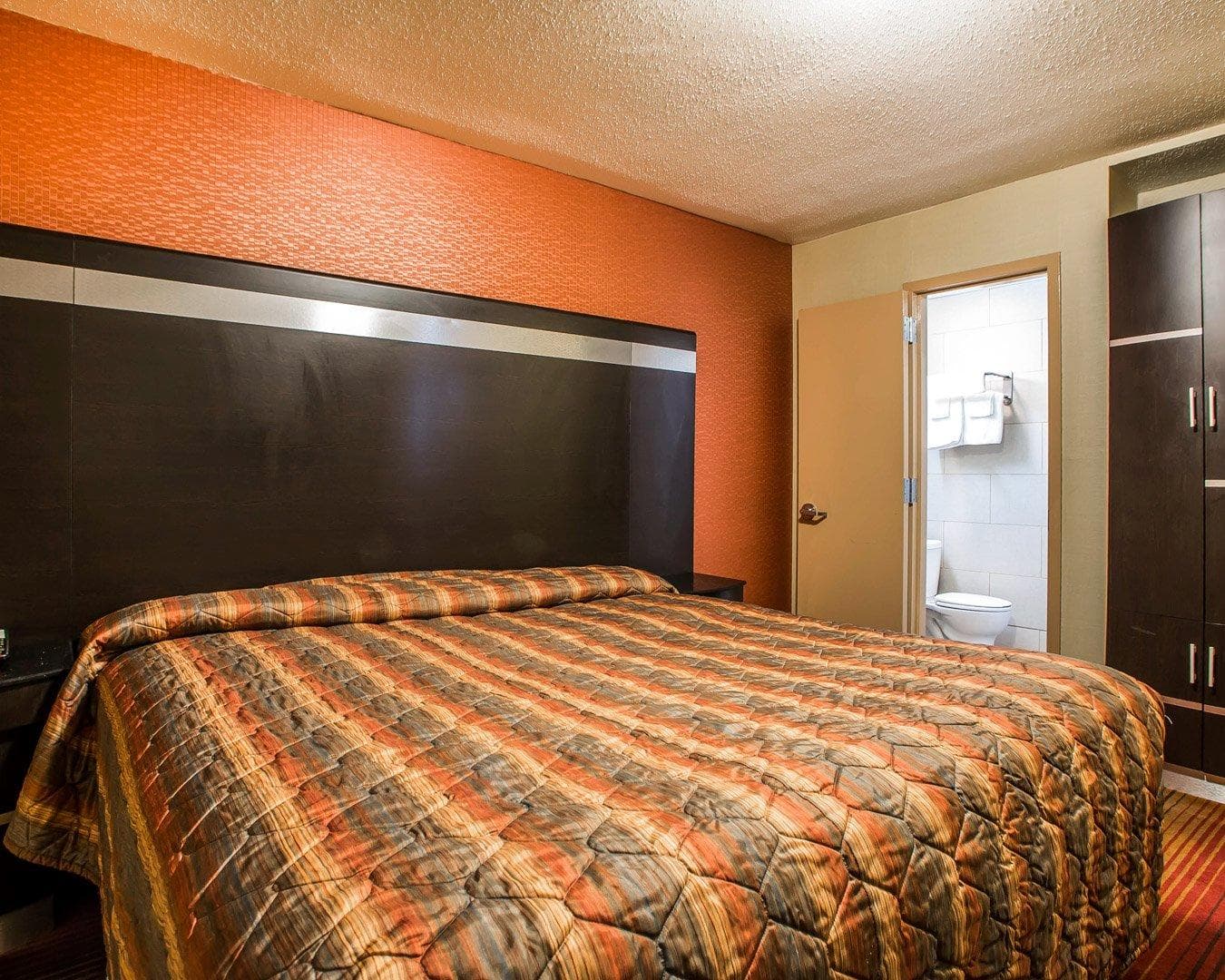 Rodeway Inn Belleville — 7