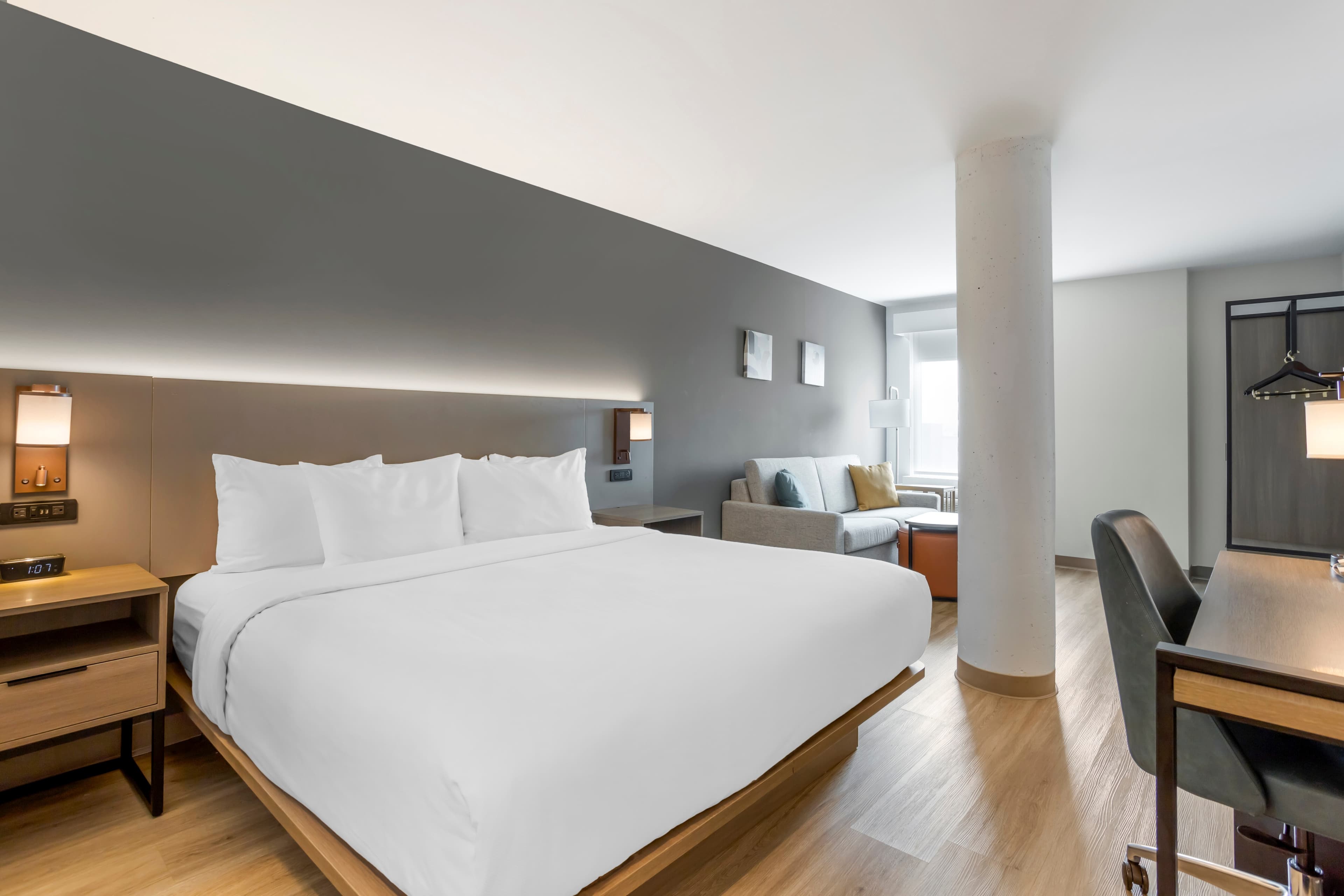 Comfort Inn & Suites Newark Liberty International Airport — 15