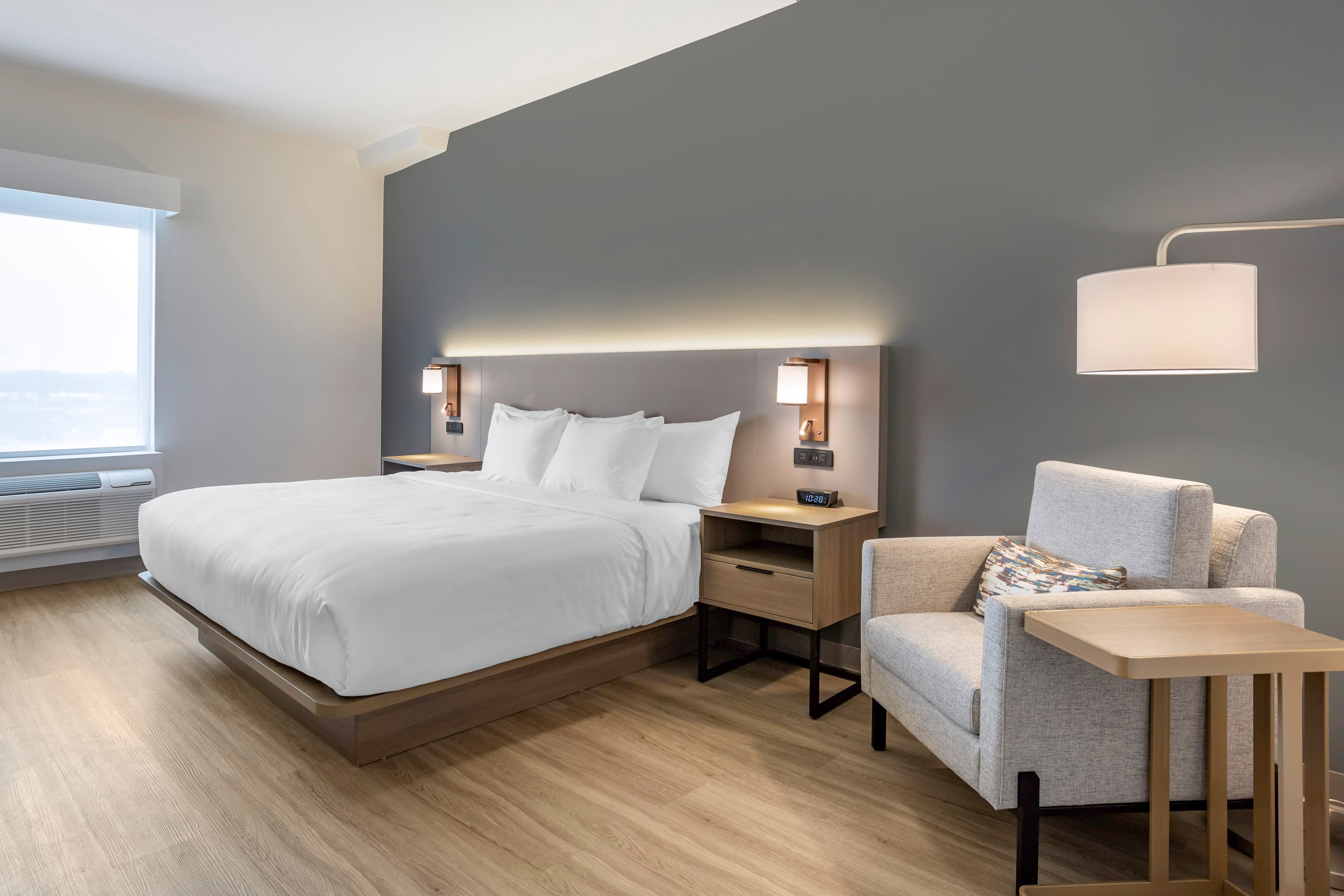 Comfort Inn & Suites Newark Liberty International Airport — 7