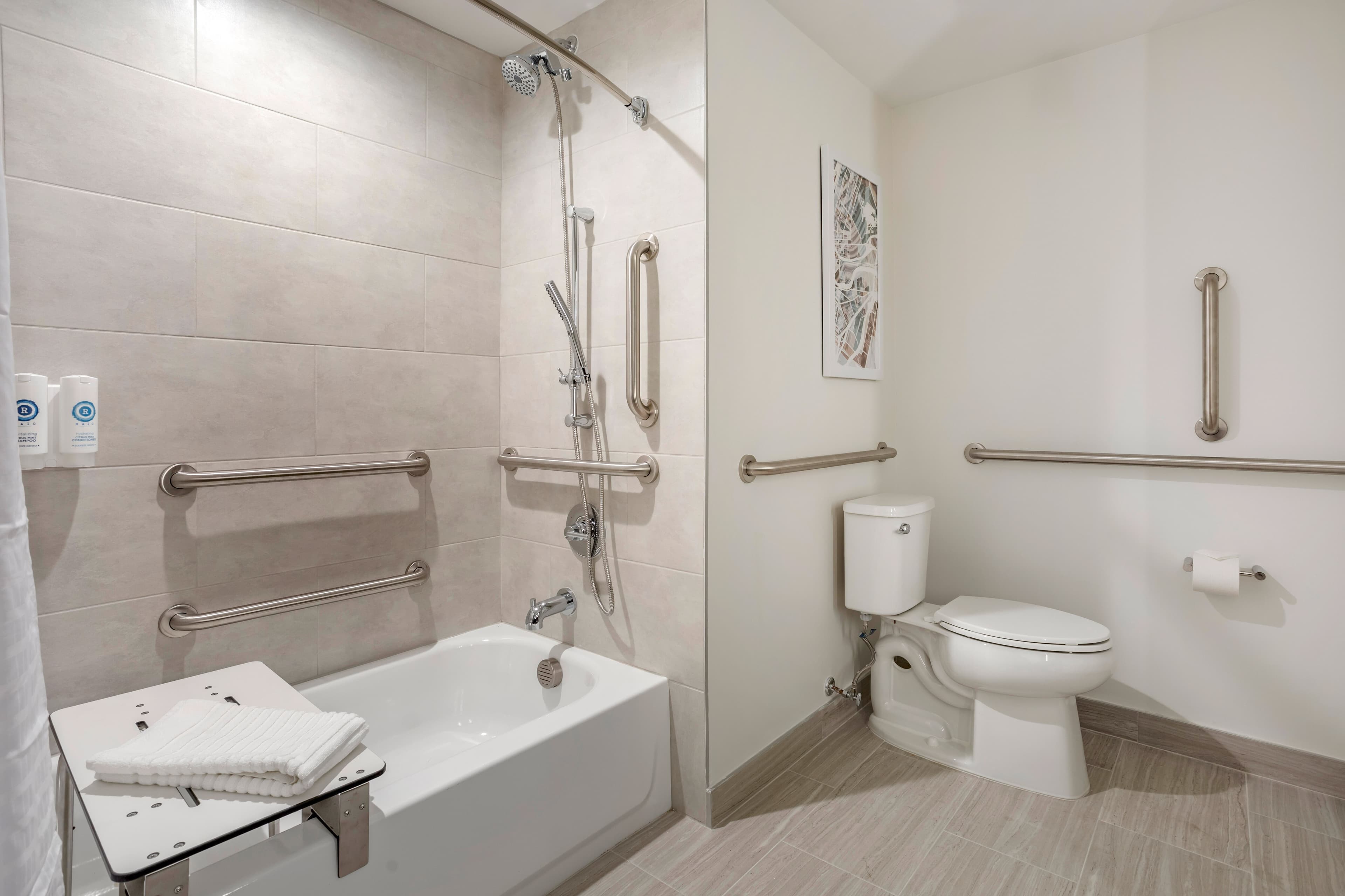 Comfort Inn & Suites Newark Liberty International Airport — 11