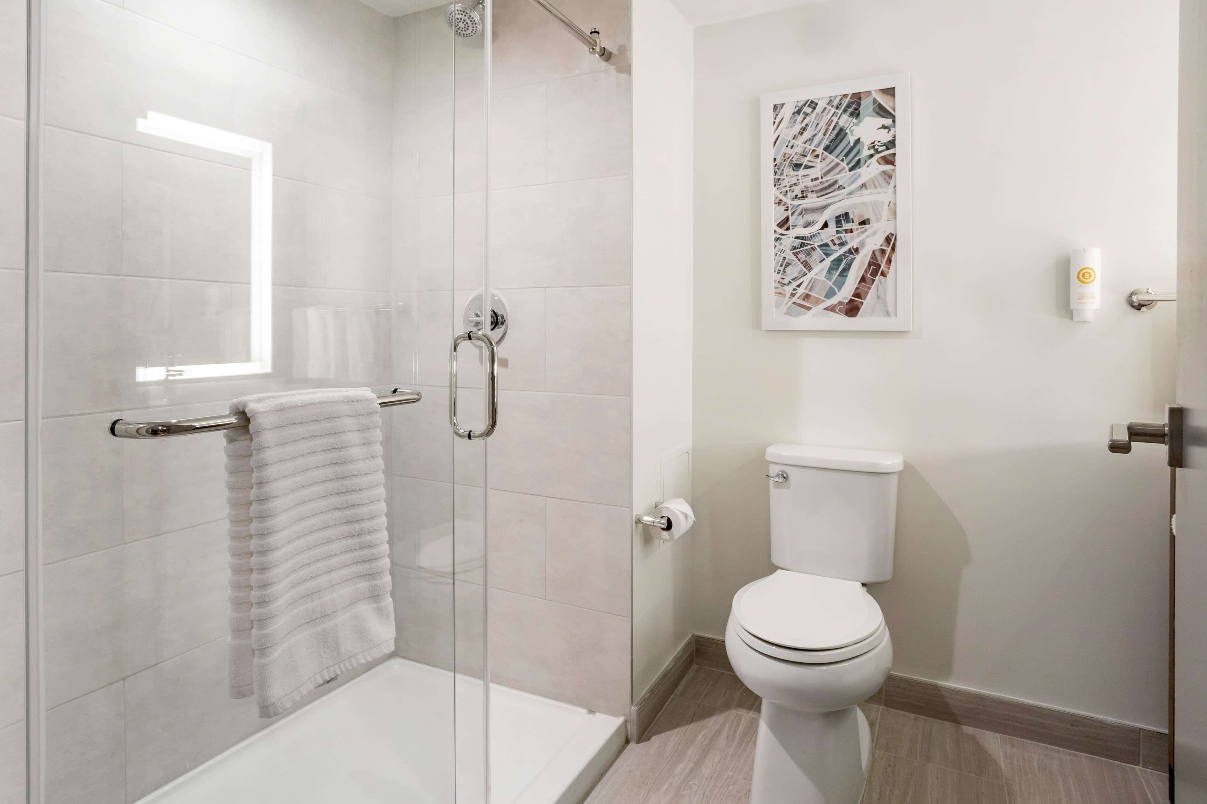 Comfort Inn & Suites Newark Liberty International Airport — 22