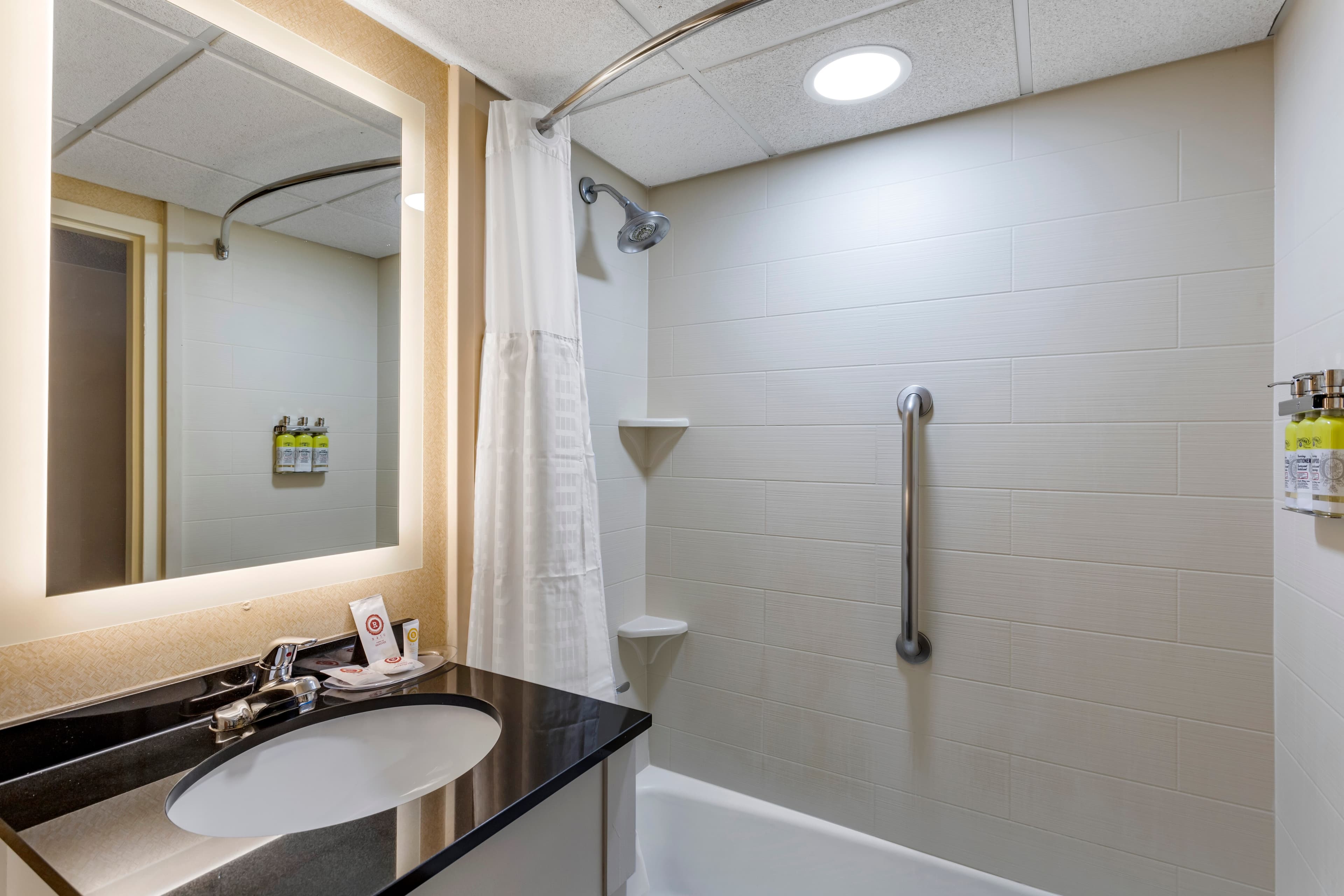 Comfort Inn Paramus - Hackensack - Image 5