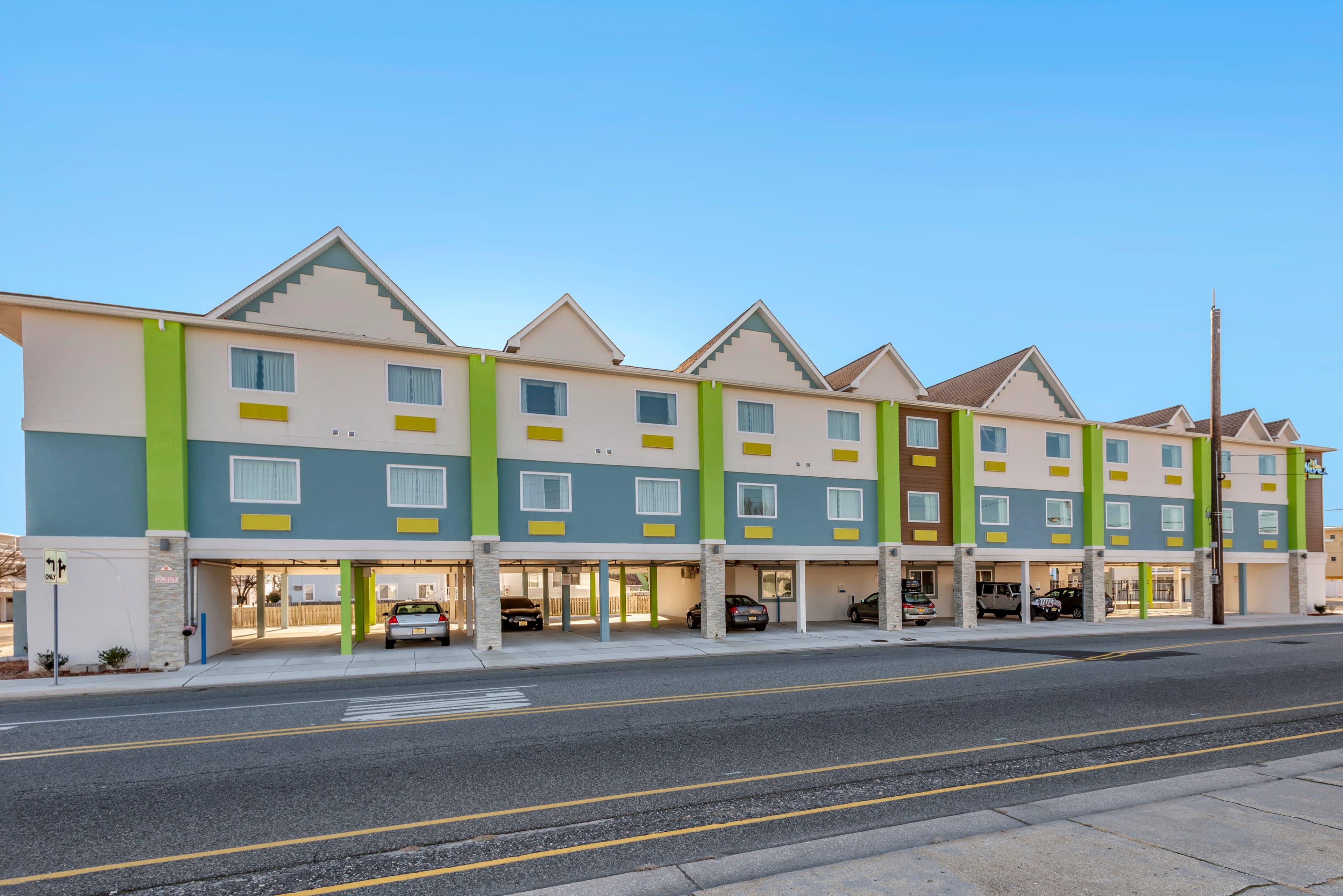 The Waves Hotel, an Ascend Collection Hotel - Image 1