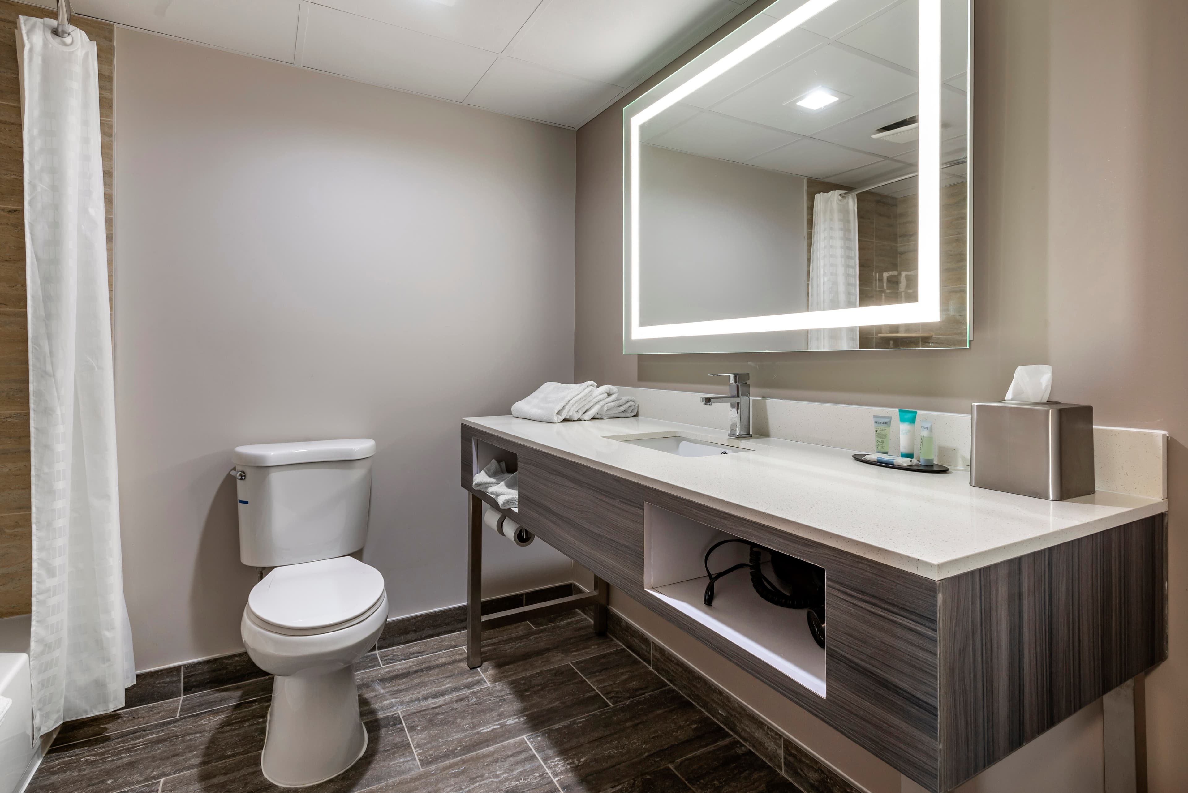 The Waves Hotel, an Ascend Collection Hotel - Image 5