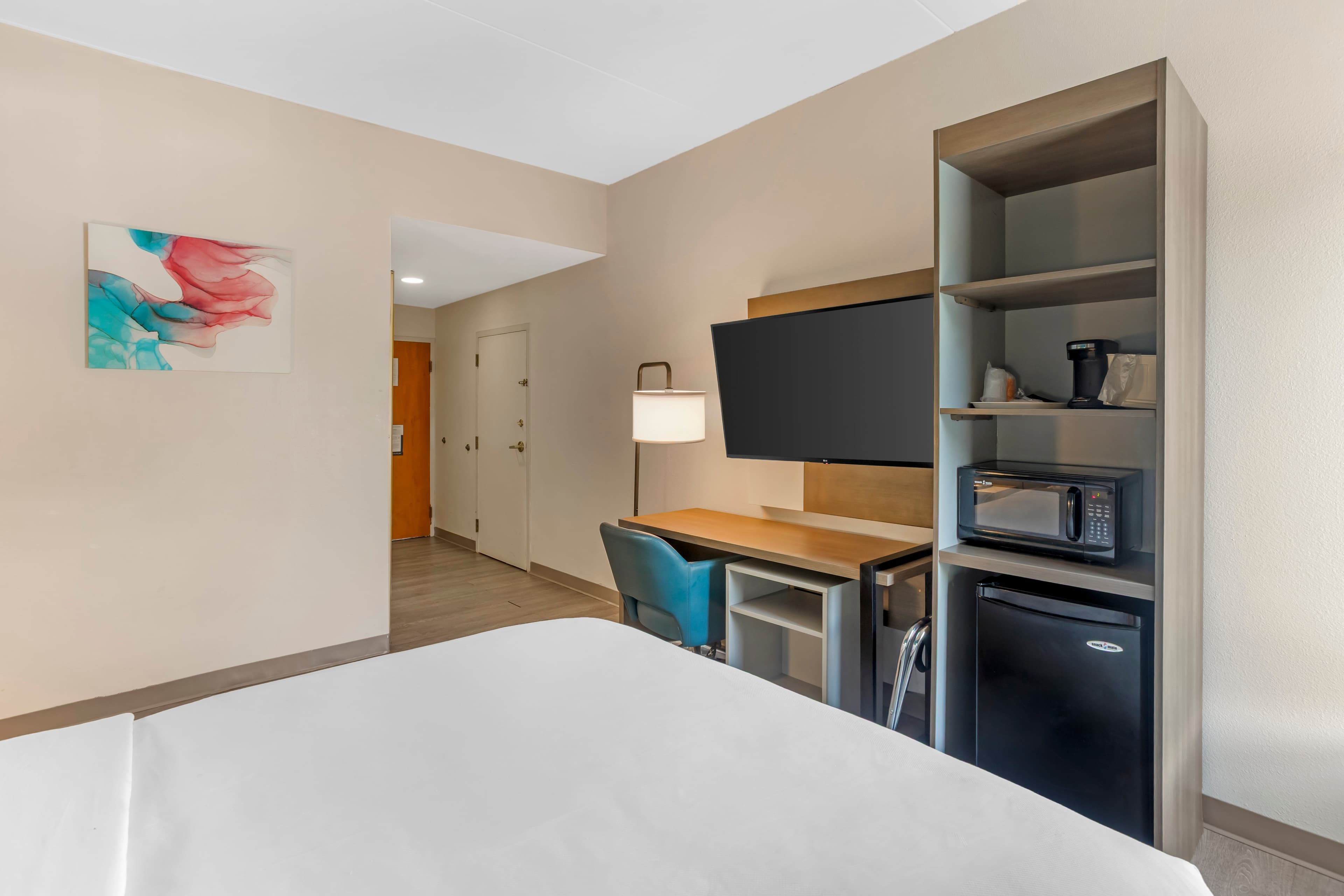 Comfort Inn & Suites Mt. Holly - Westampton — 4