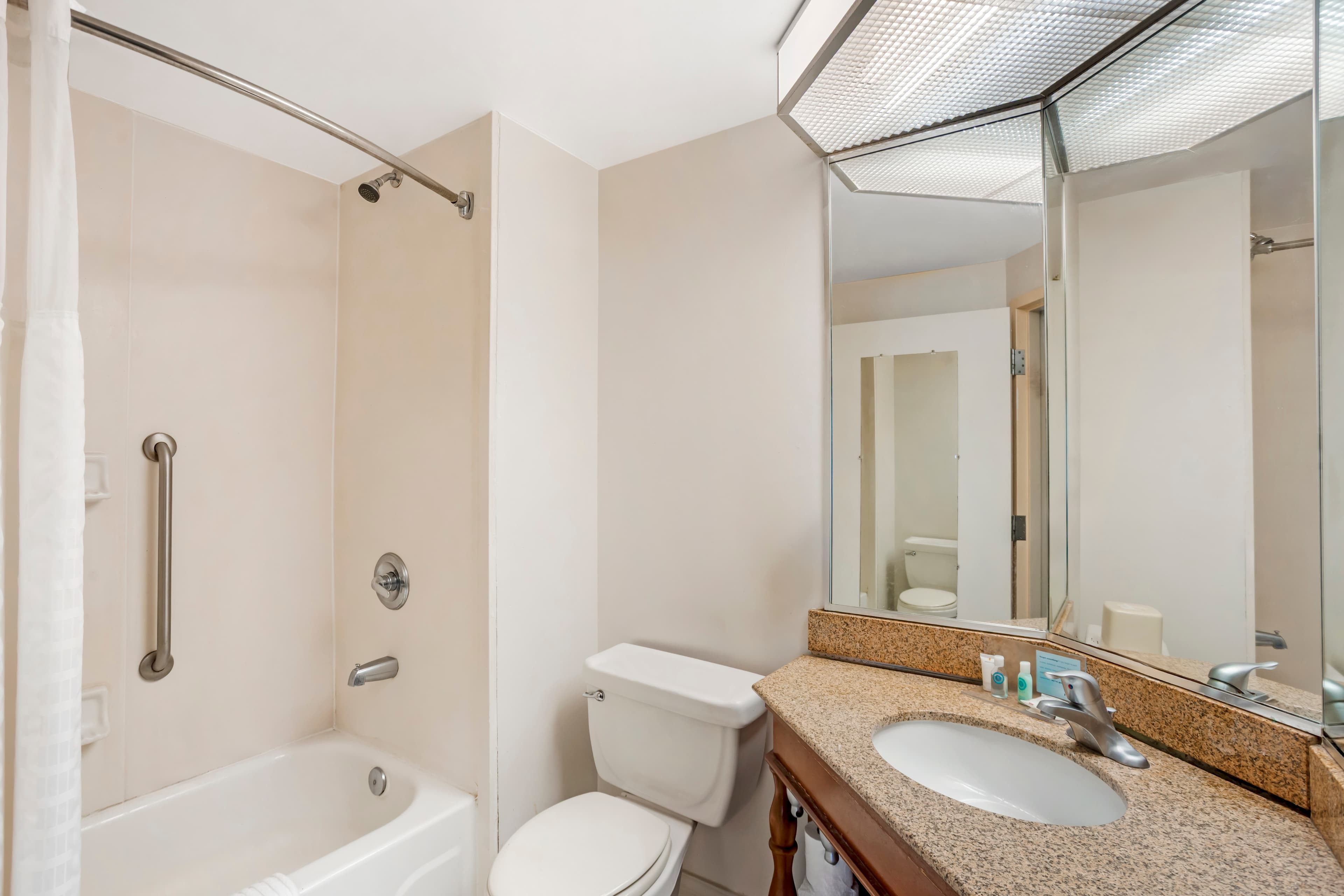 Comfort Inn & Suites Mt. Holly - Westampton — 25