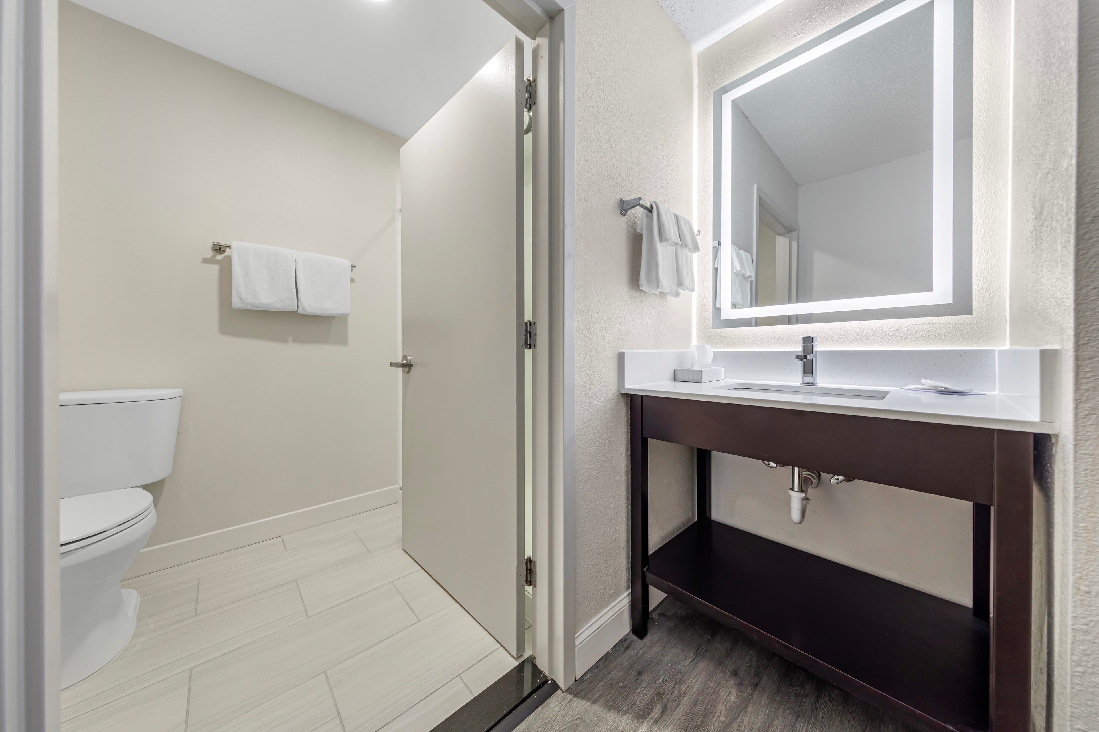 Comfort Inn & Suites Mt. Laurel-Philadelphia — 11