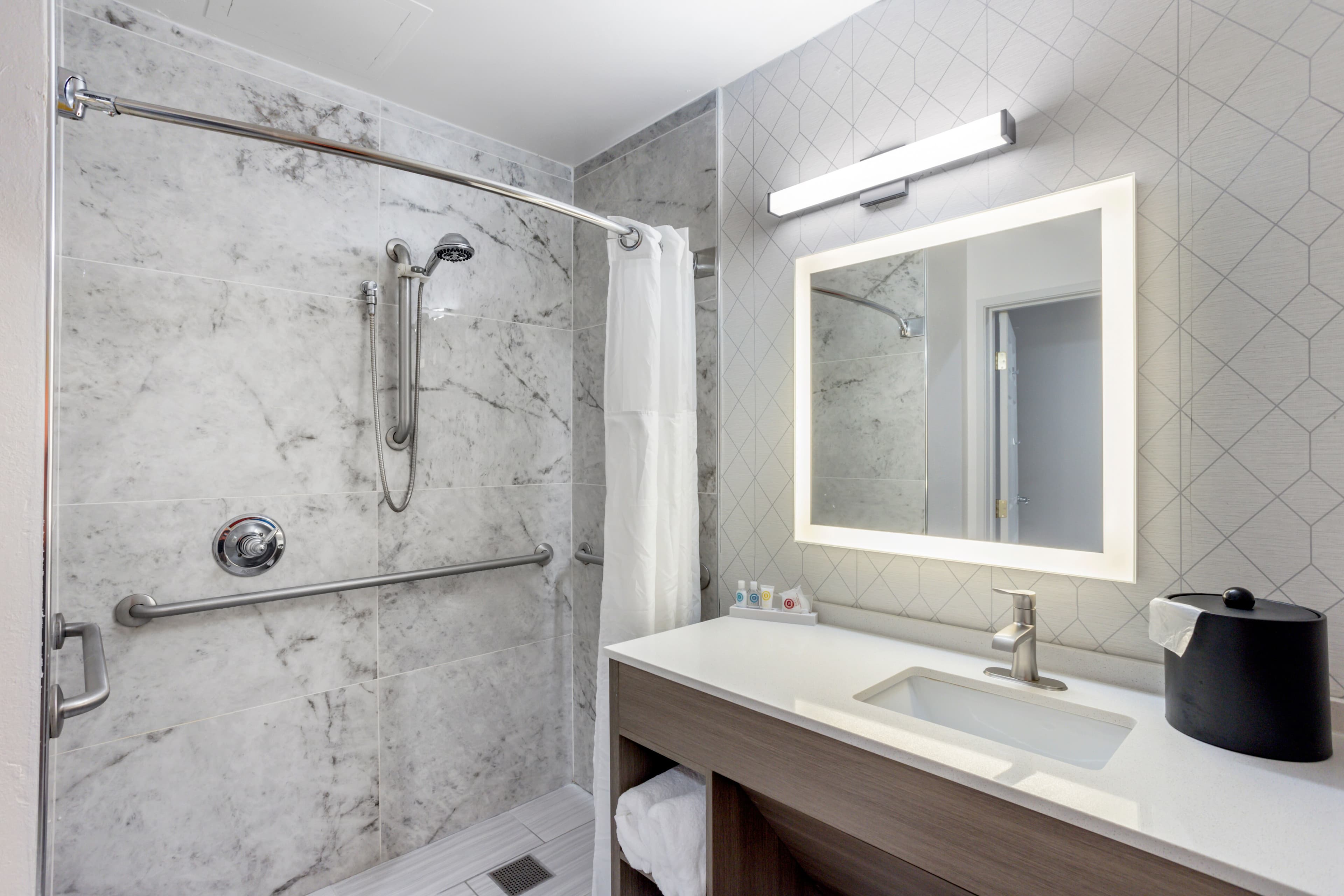 Comfort Inn & Suites Voorhees/Mt. Laurel - Image 5