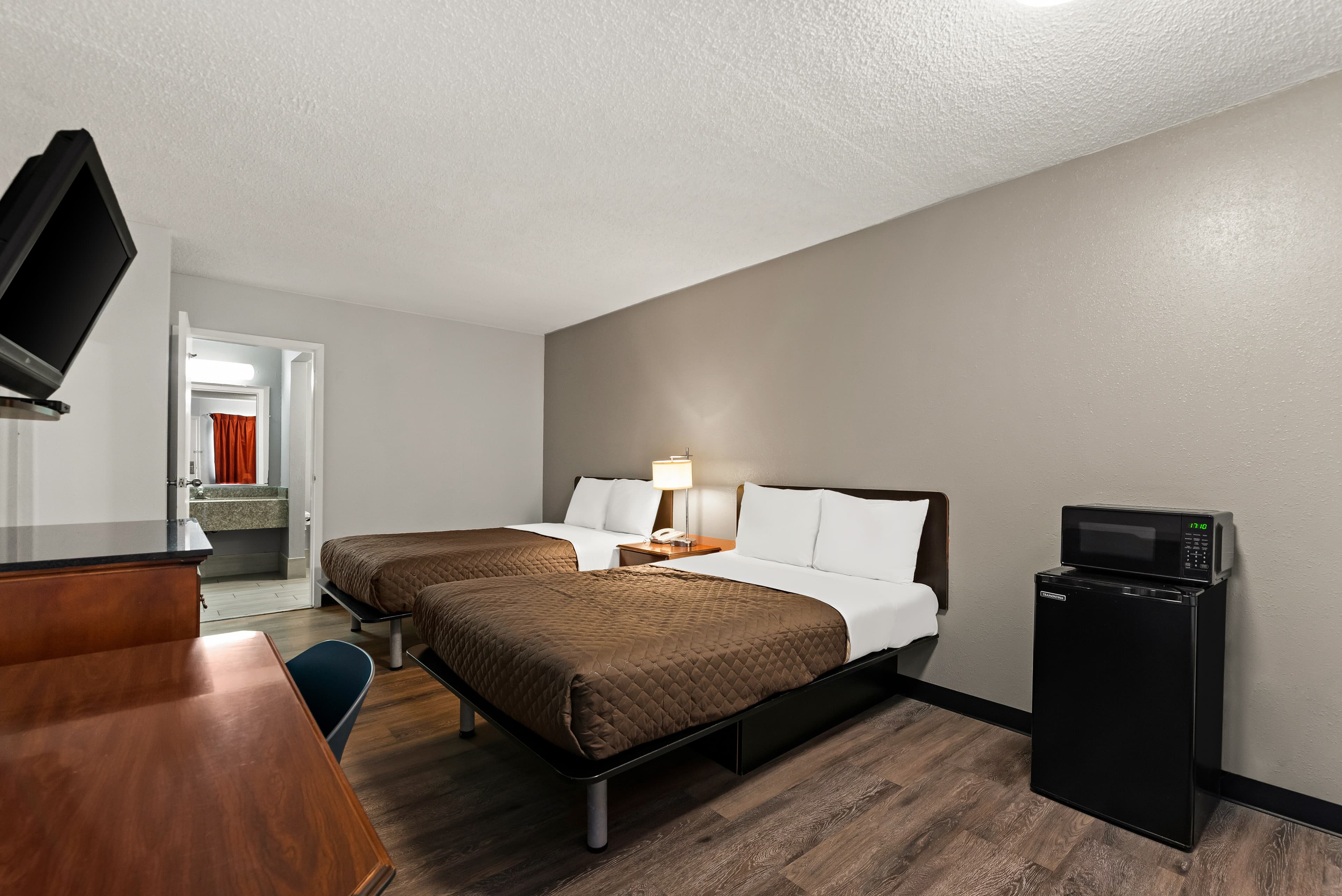 Rodeway Inn Brooklawn — 6