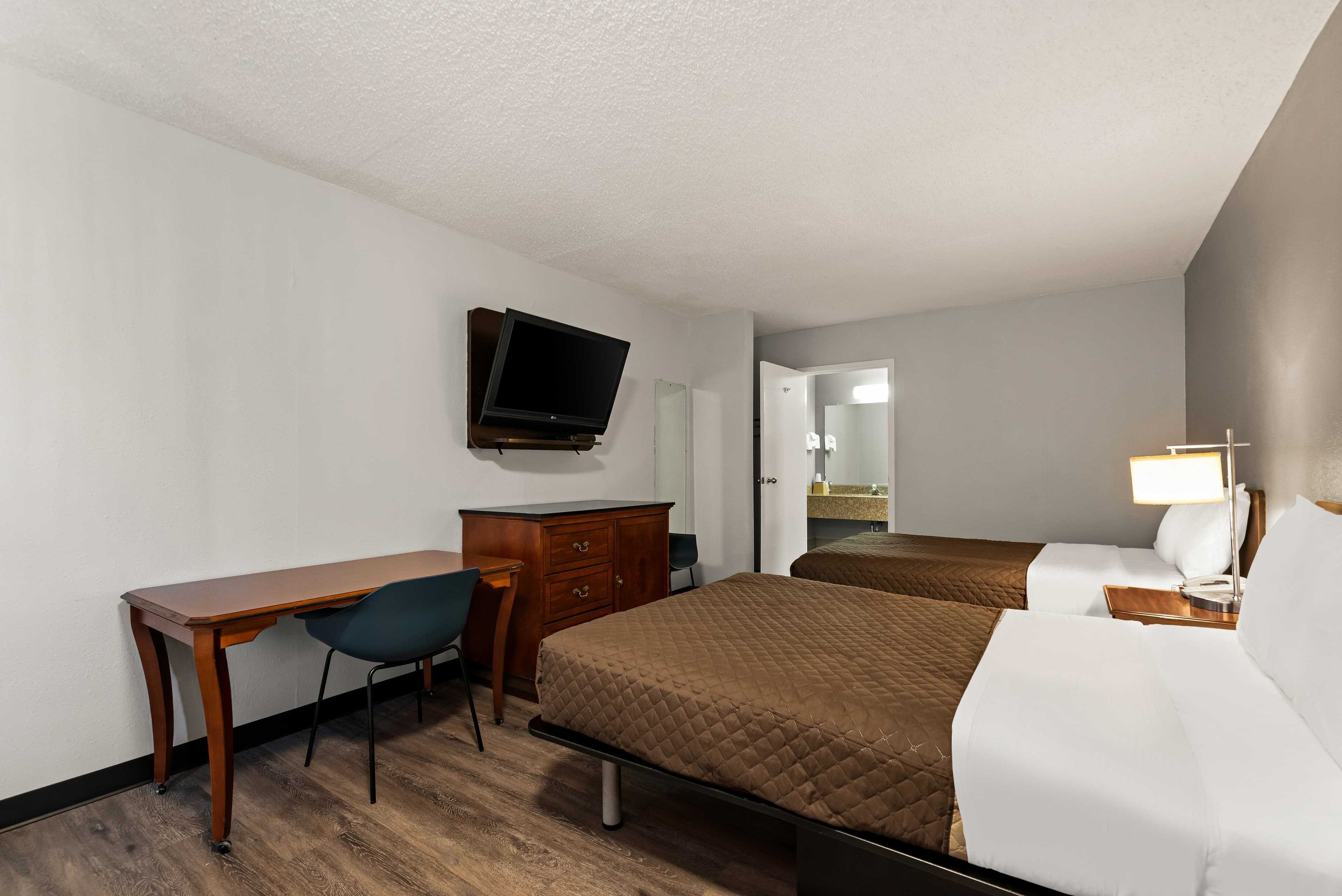 Rodeway Inn Brooklawn — 7
