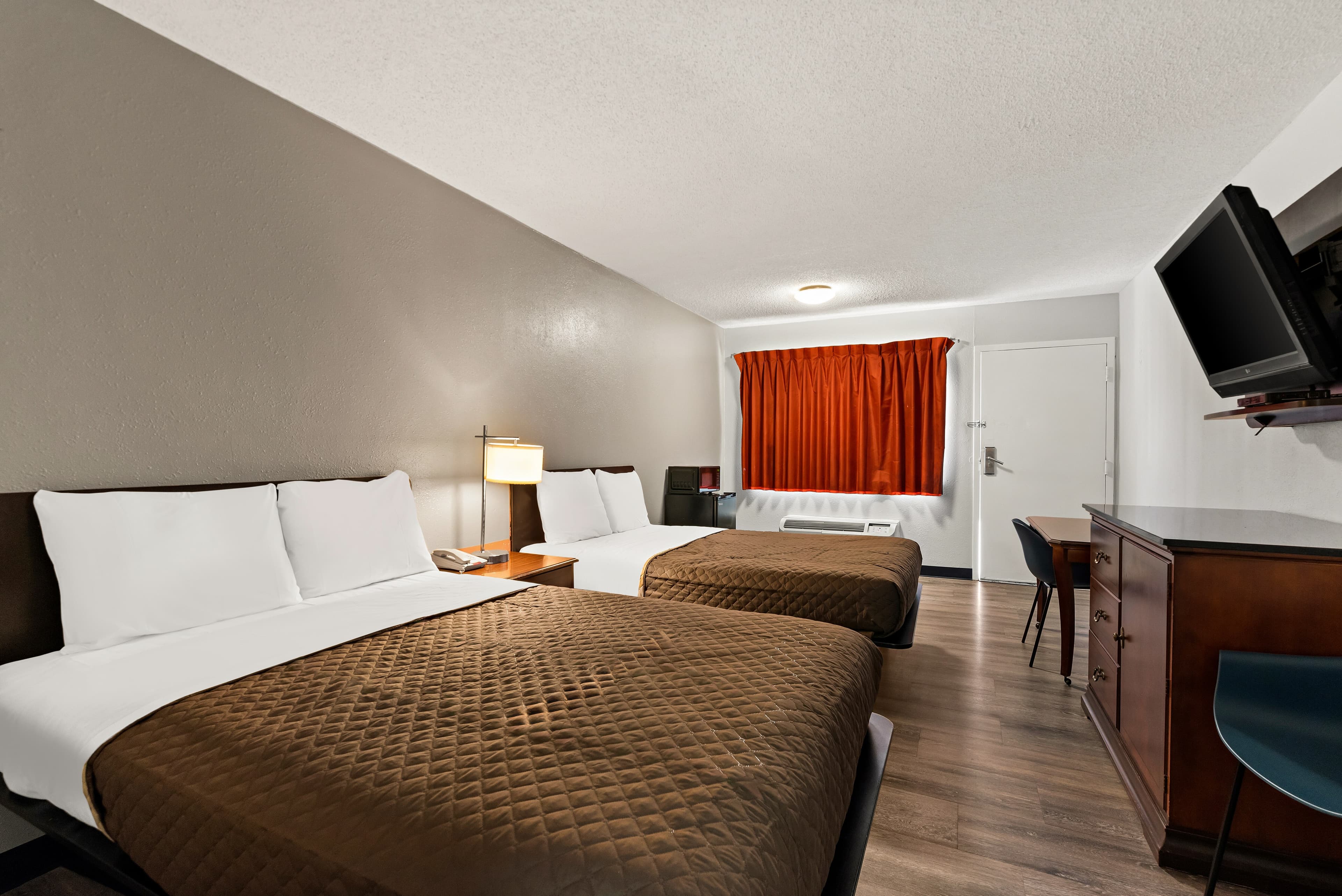 Rodeway Inn Brooklawn — 8