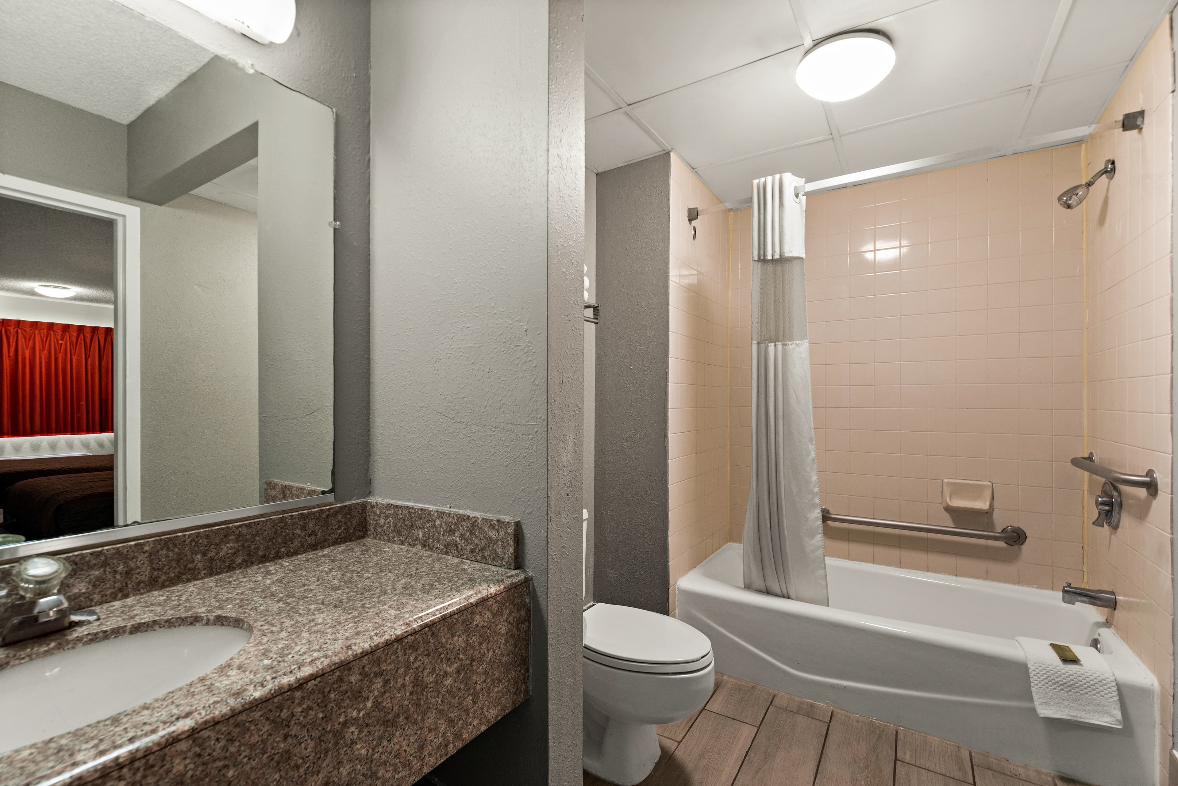 Rodeway Inn Brooklawn — 9
