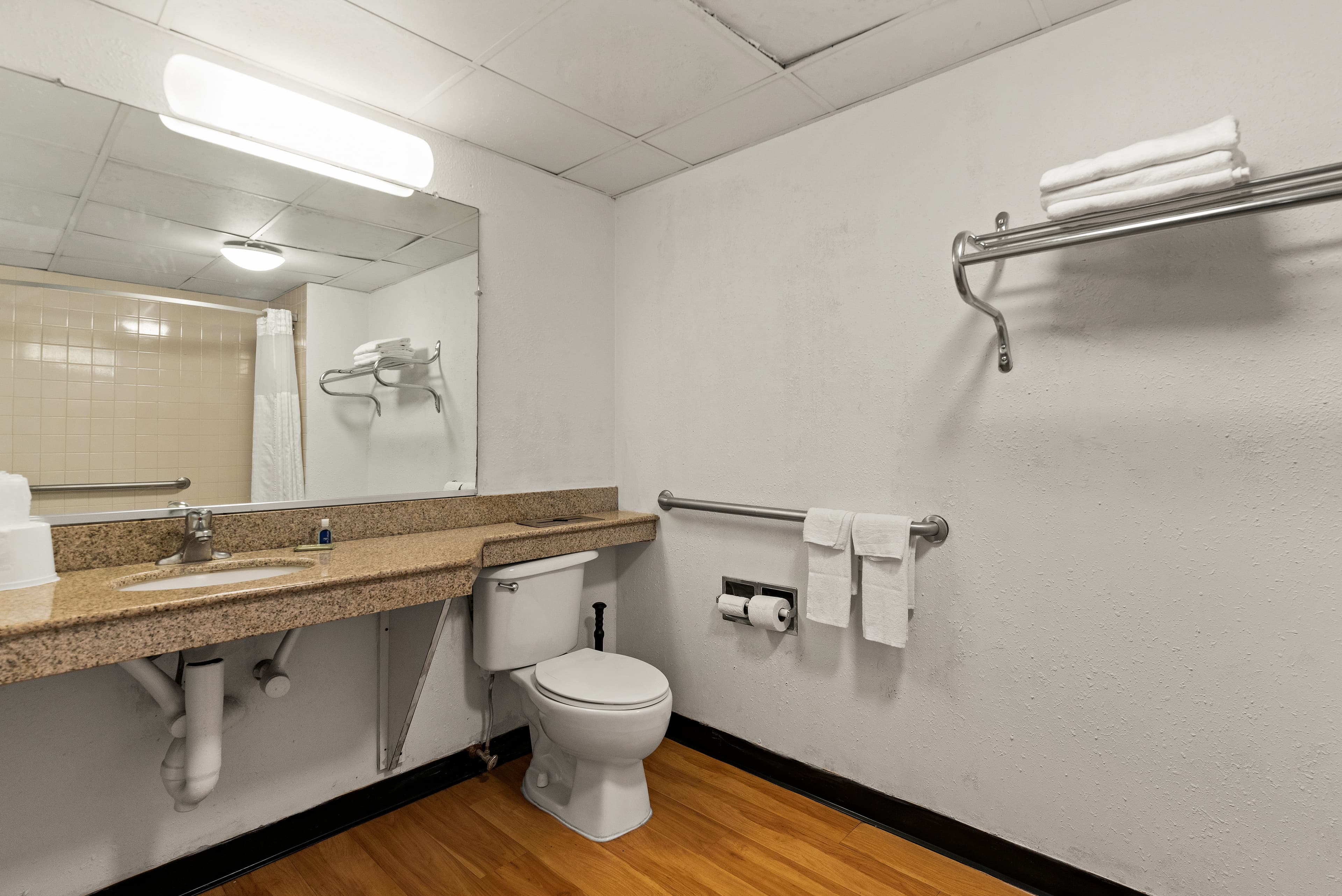 Rodeway Inn Brooklawn — 13
