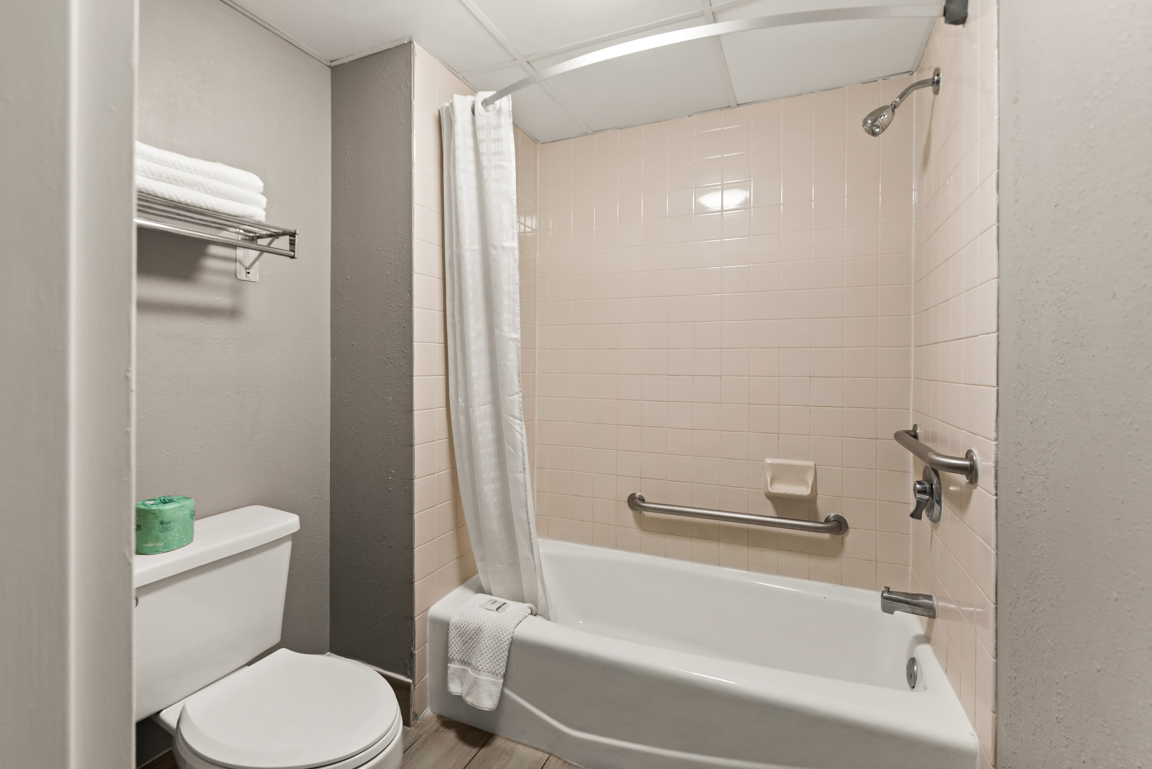 Rodeway Inn Brooklawn — 29