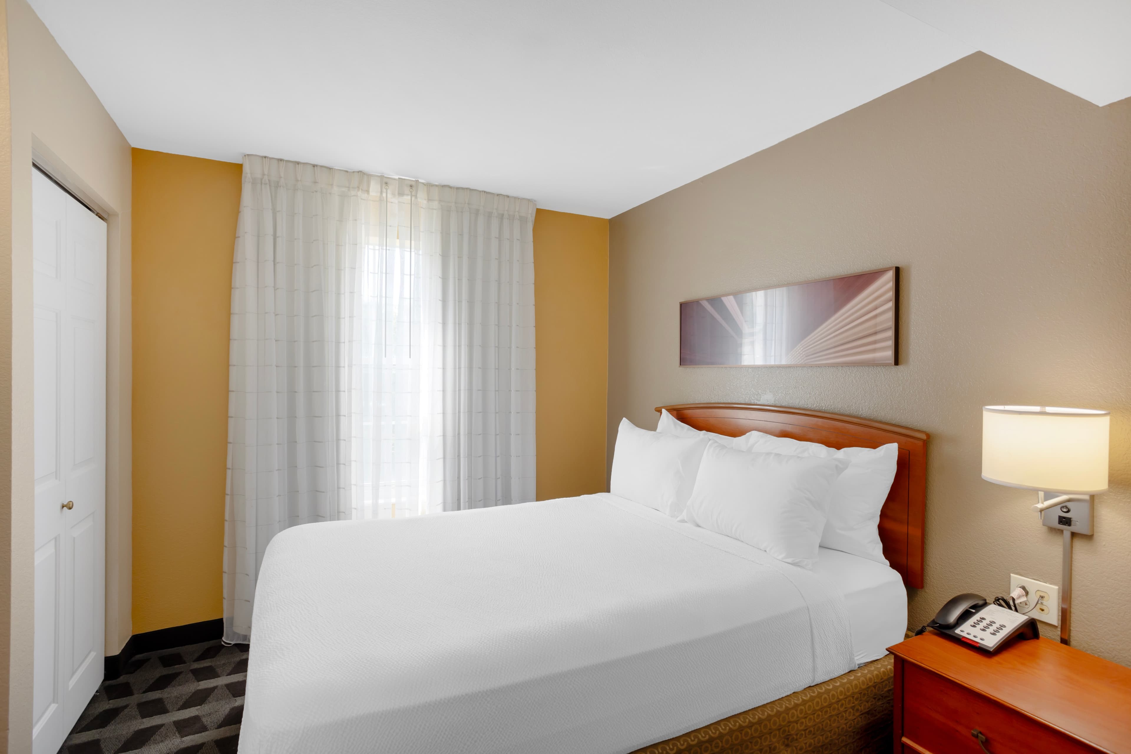 MainStay Suites Mt. Laurel - Philadelphia - Image 4