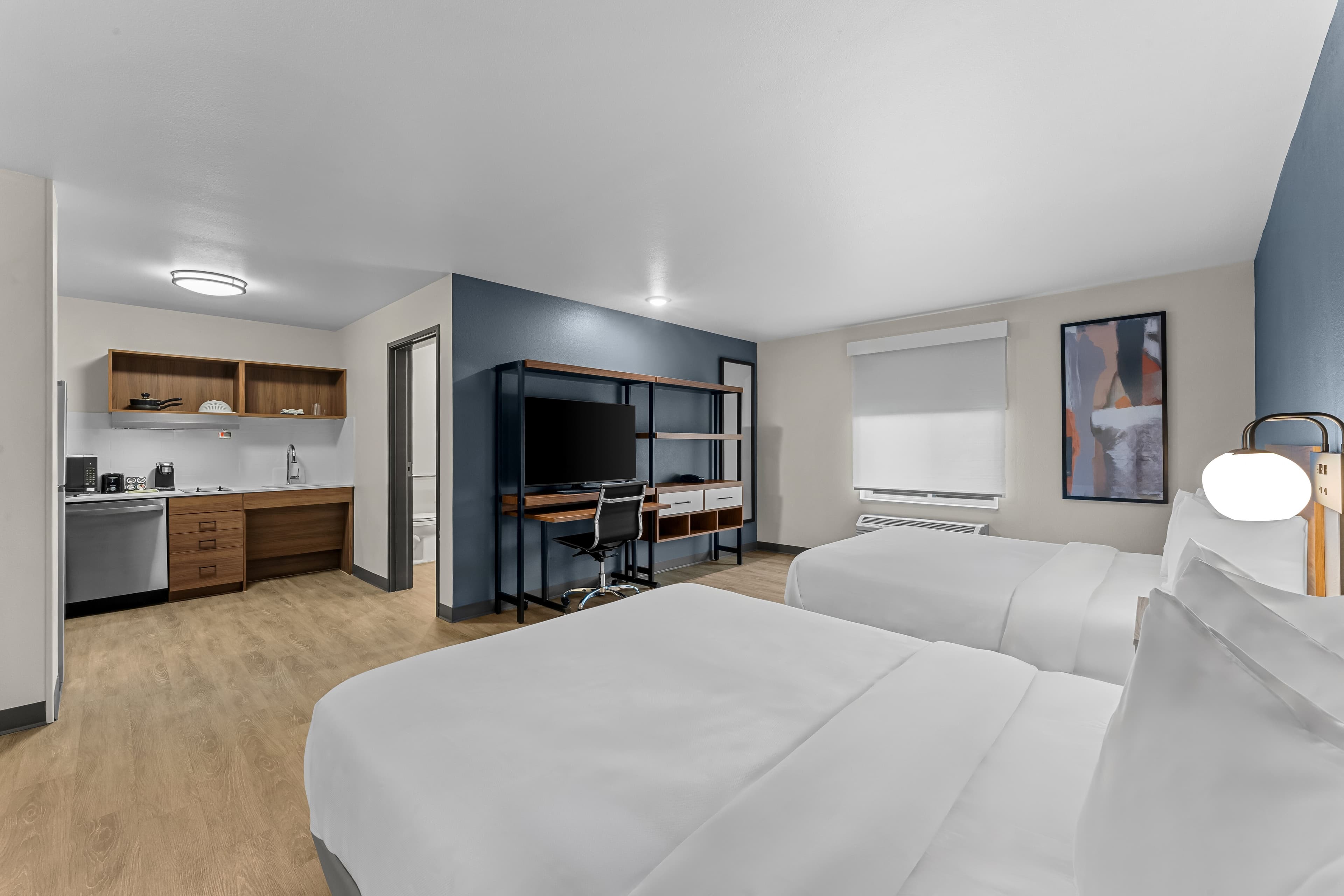 Everhome Suites Somerset - South Brunswick — 11