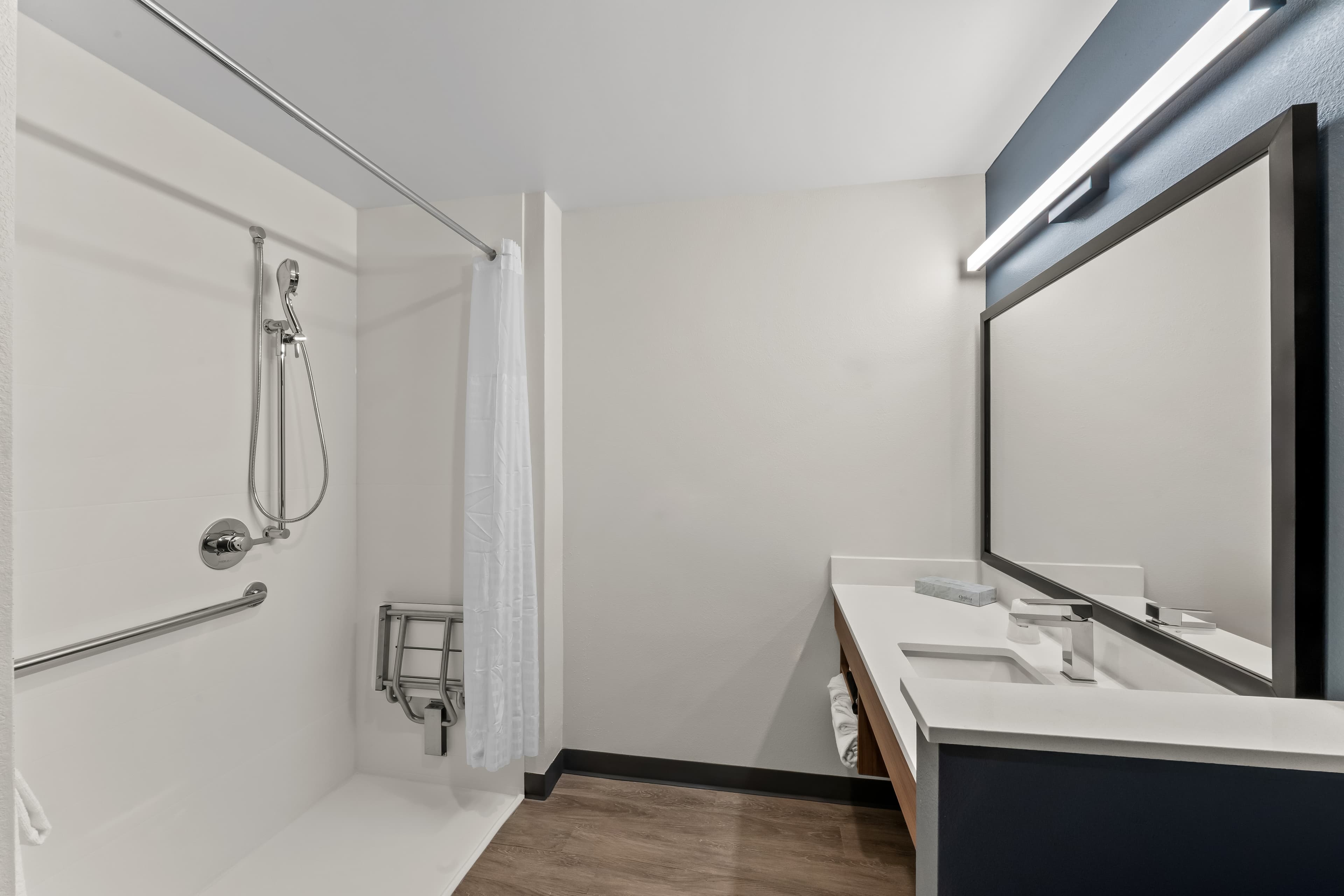 Everhome Suites Somerset - South Brunswick — 12
