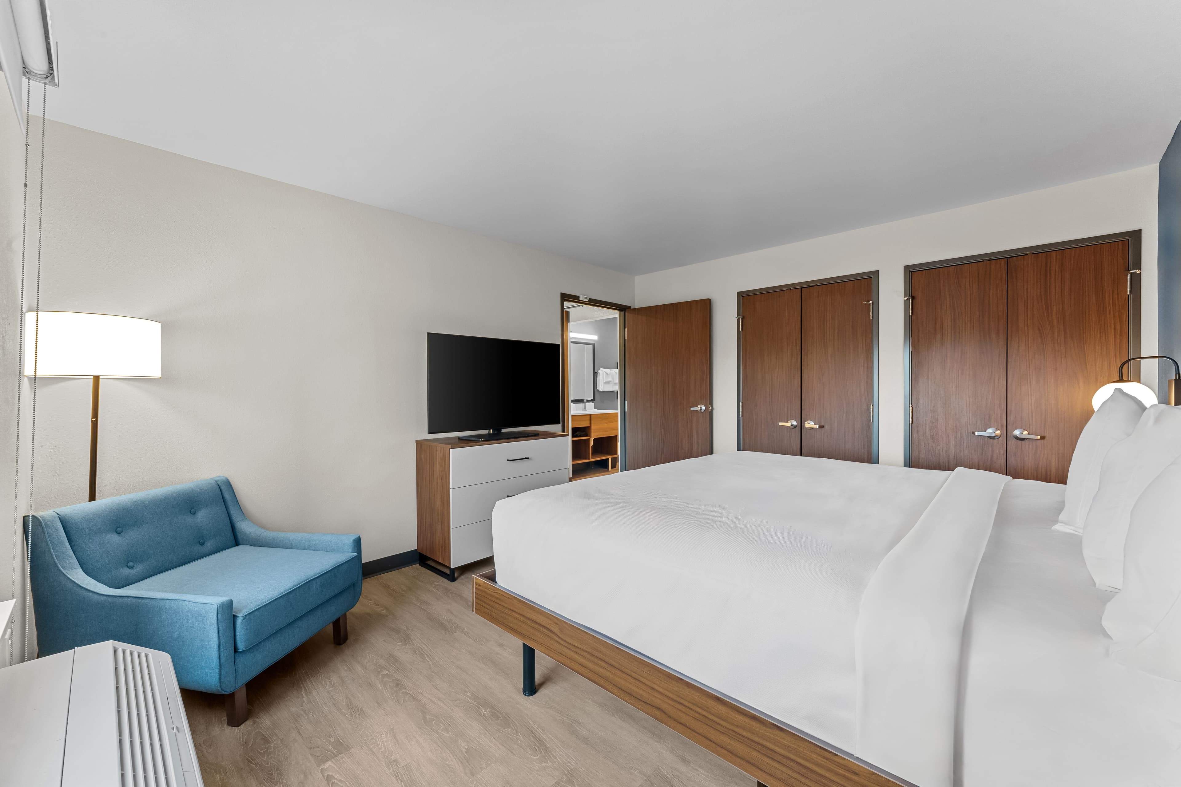 Everhome Suites Somerset - South Brunswick — 36