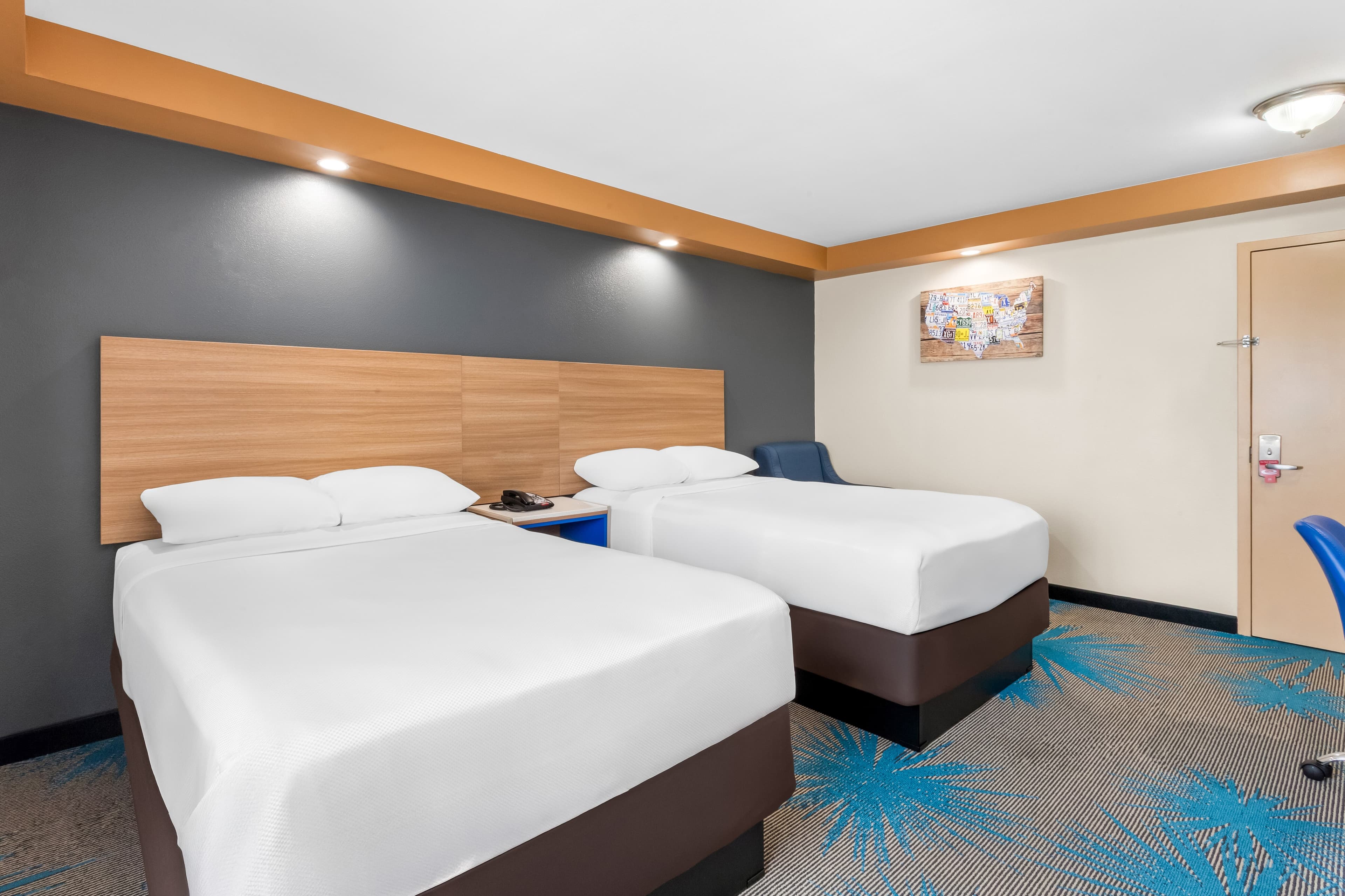 Econo Lodge Woodbridge - Image 4