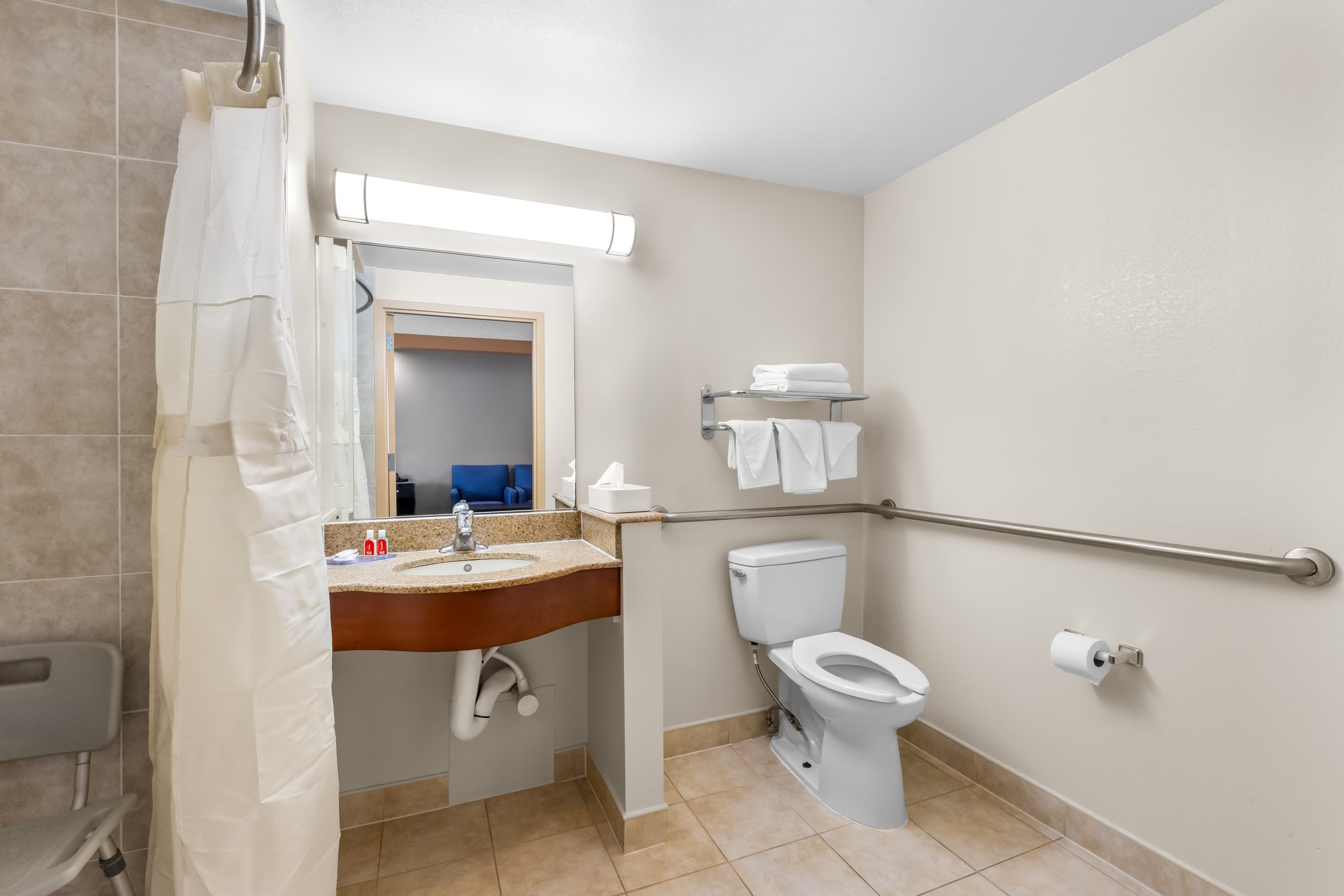 Econo Lodge Woodbridge — 26