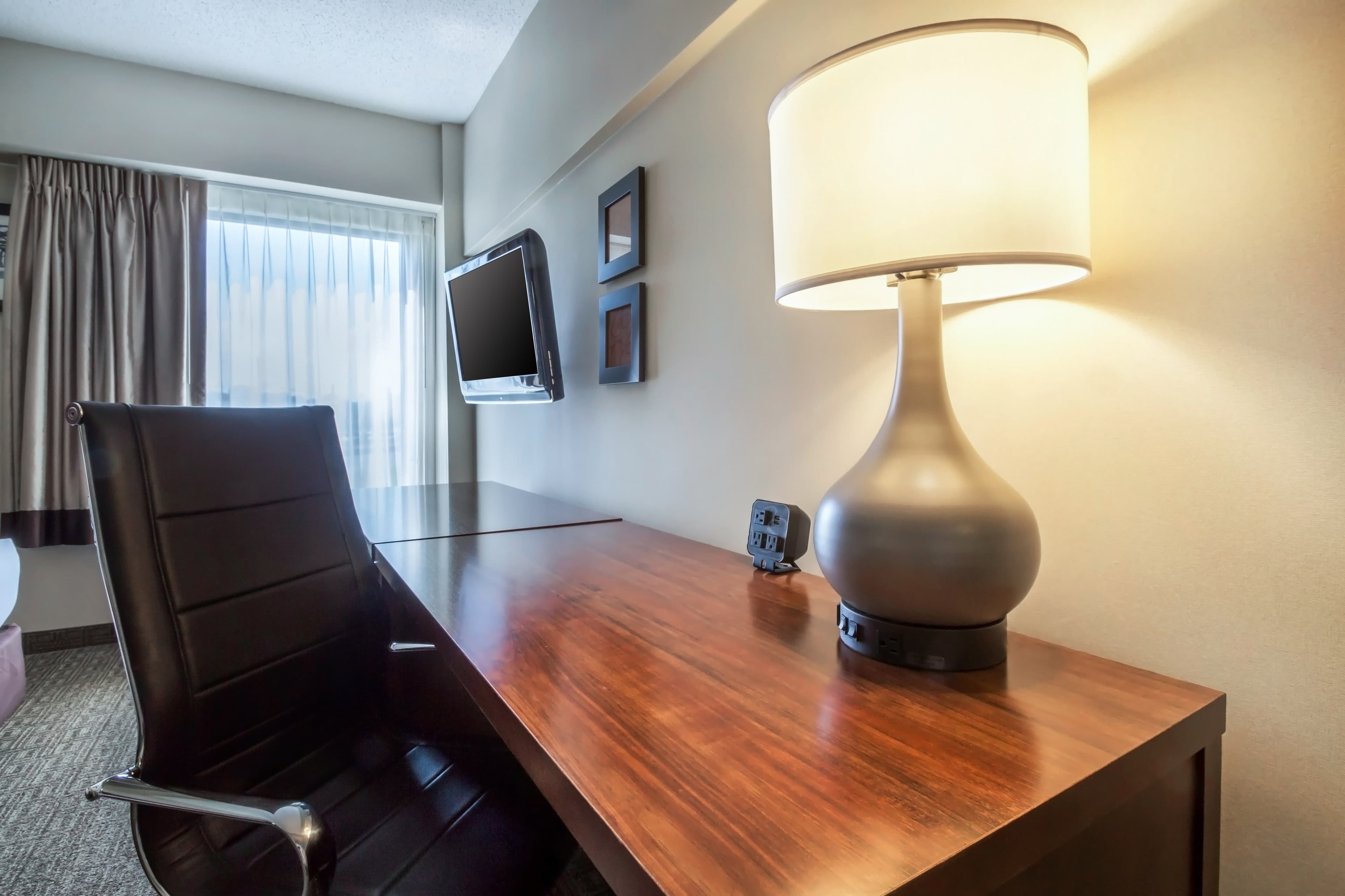 Comfort Suites at Woodbridge — 8