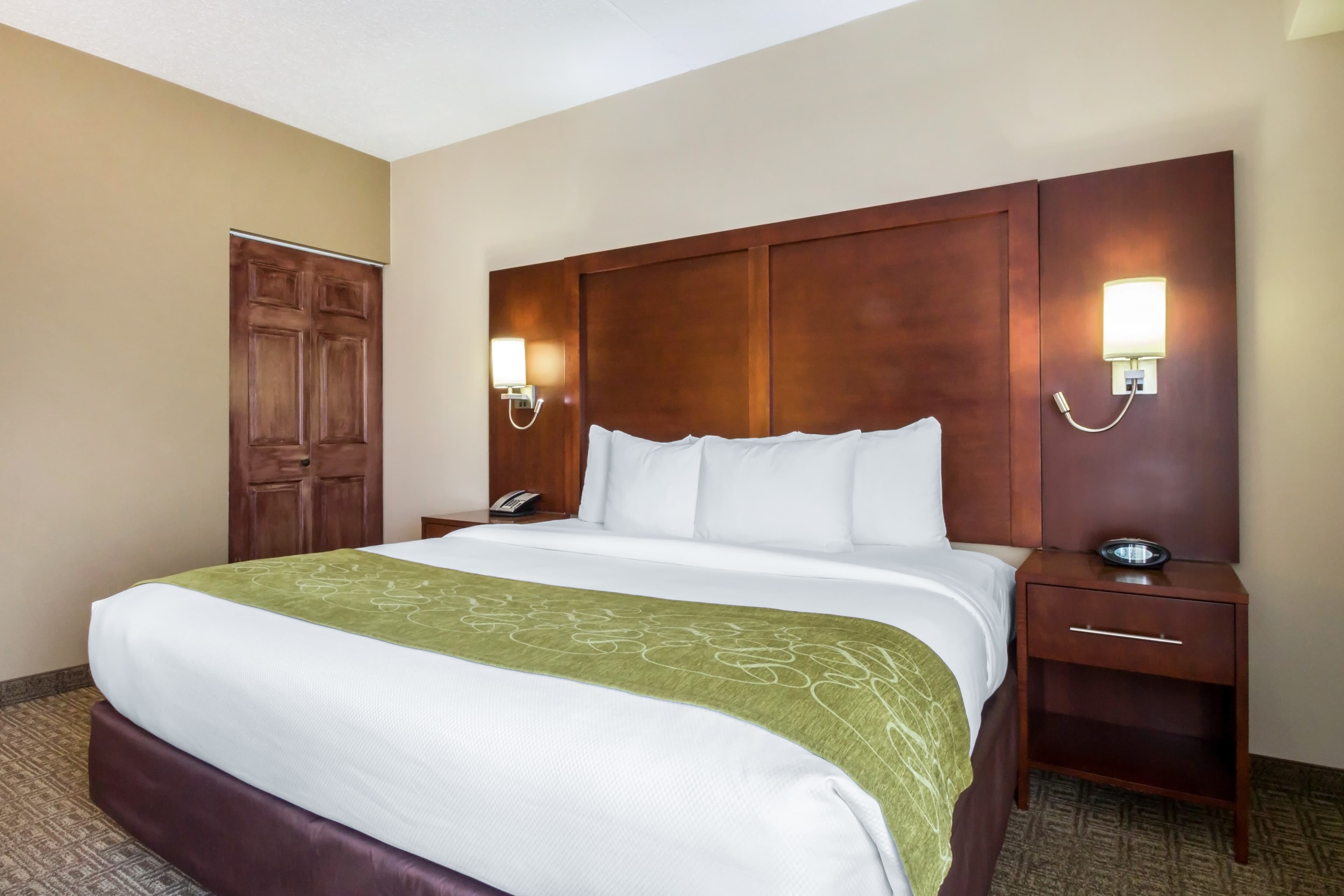 Comfort Suites at Woodbridge — 9
