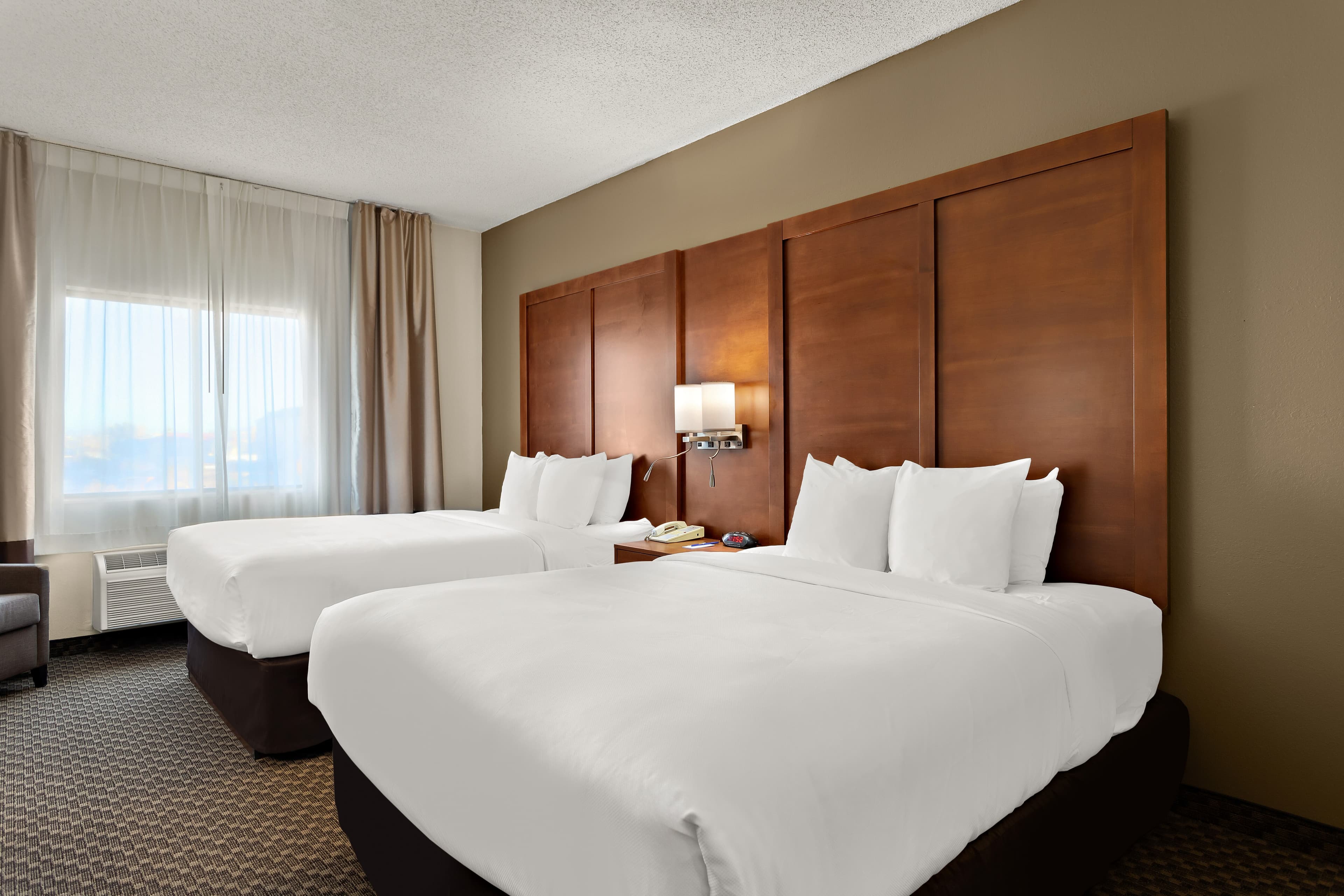 Comfort Suites University — 15