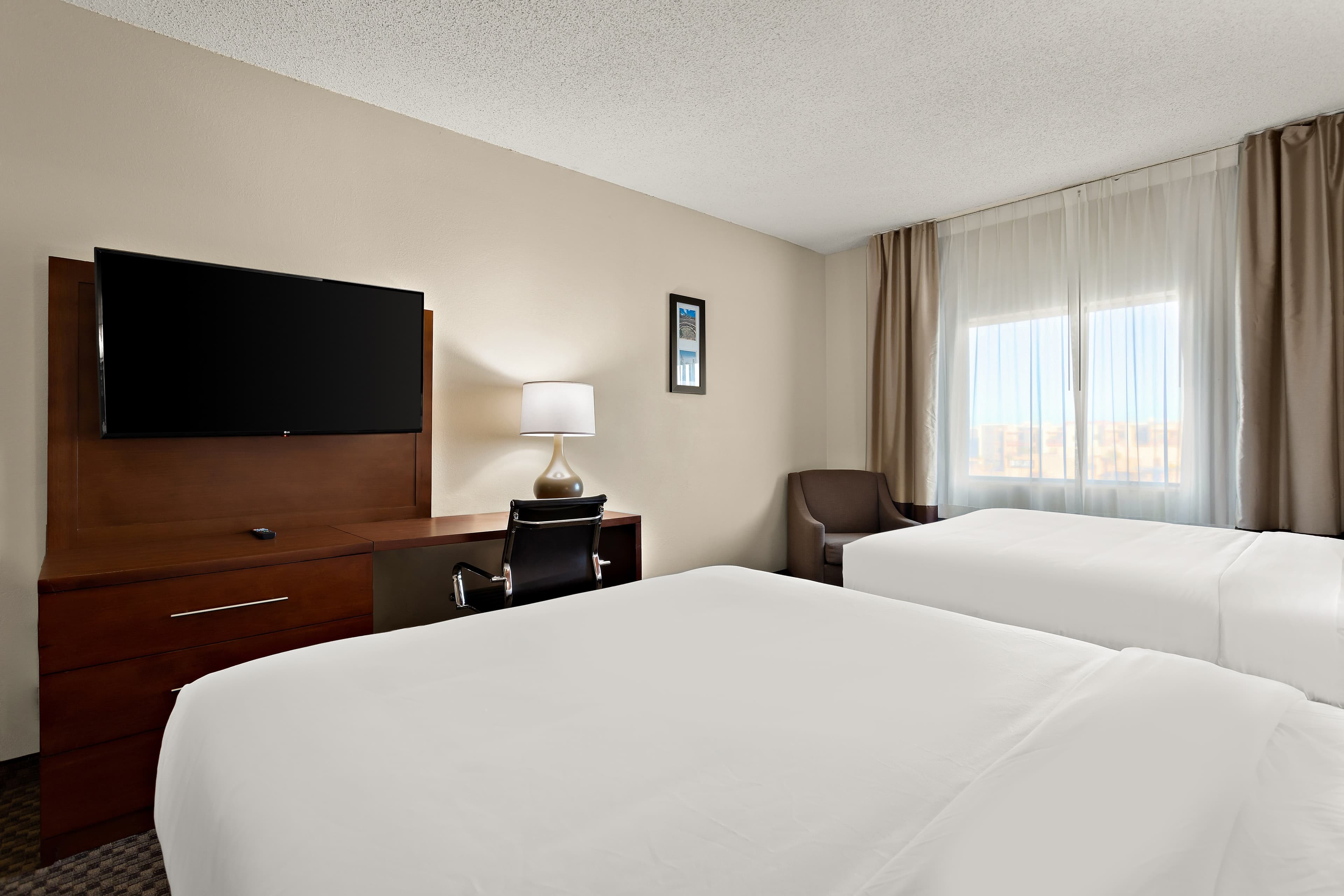 Comfort Suites University — 16