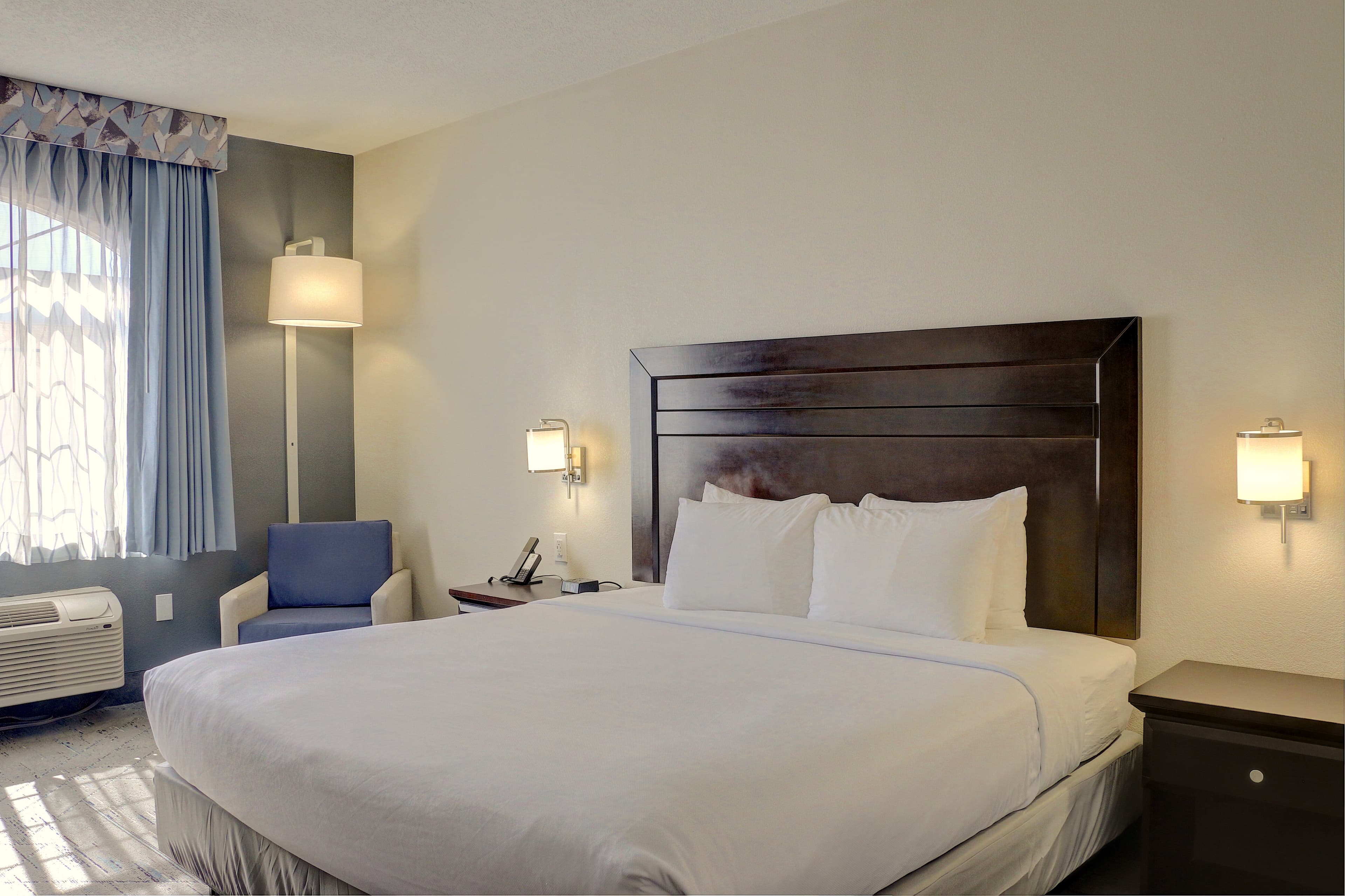 Quality Inn & Suites Roswell North - Image 5